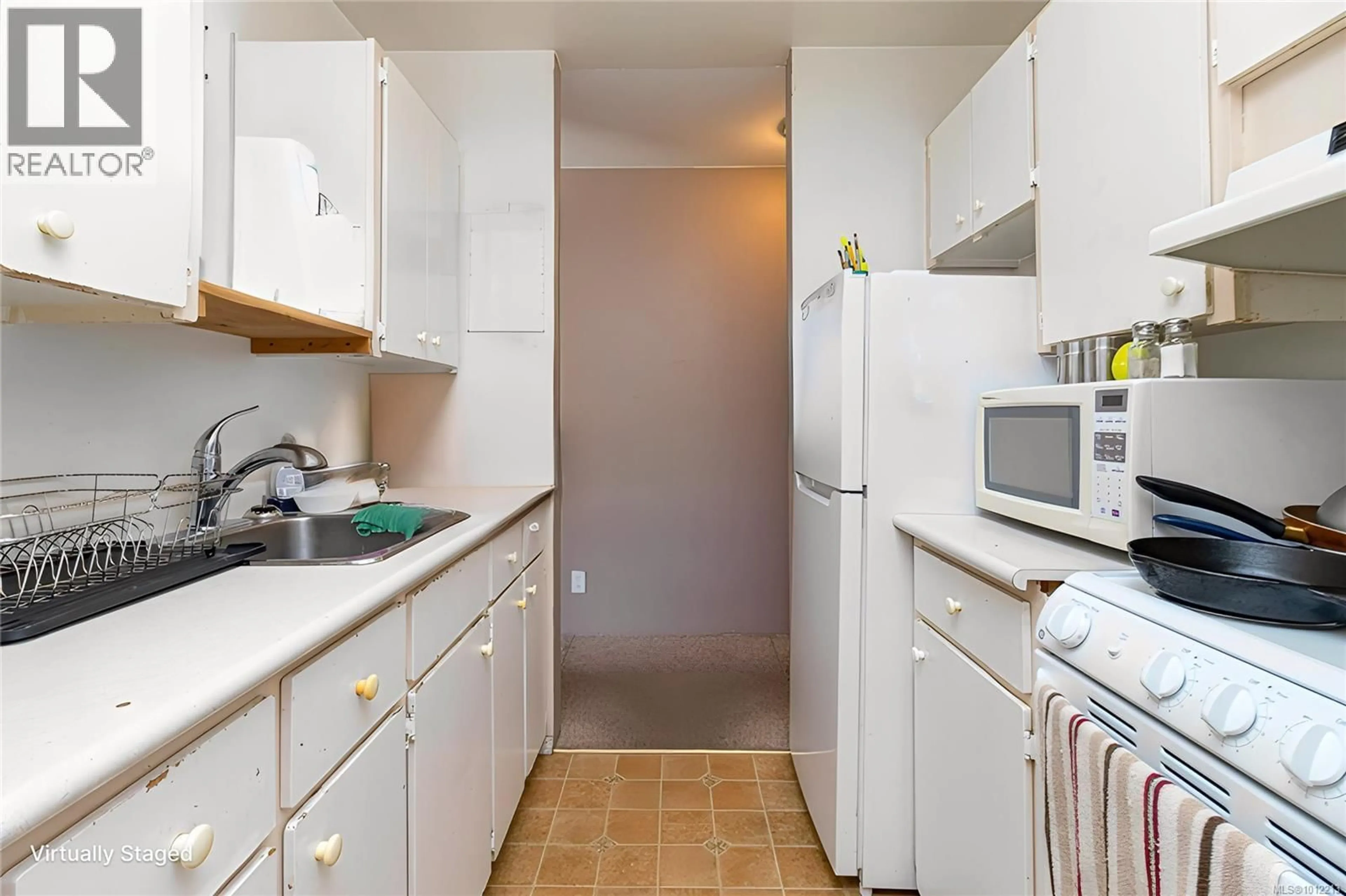 Standard kitchen, unknown for 303 - 611 CONSTANCE AVENUE, Esquimalt British Columbia V0S1N0