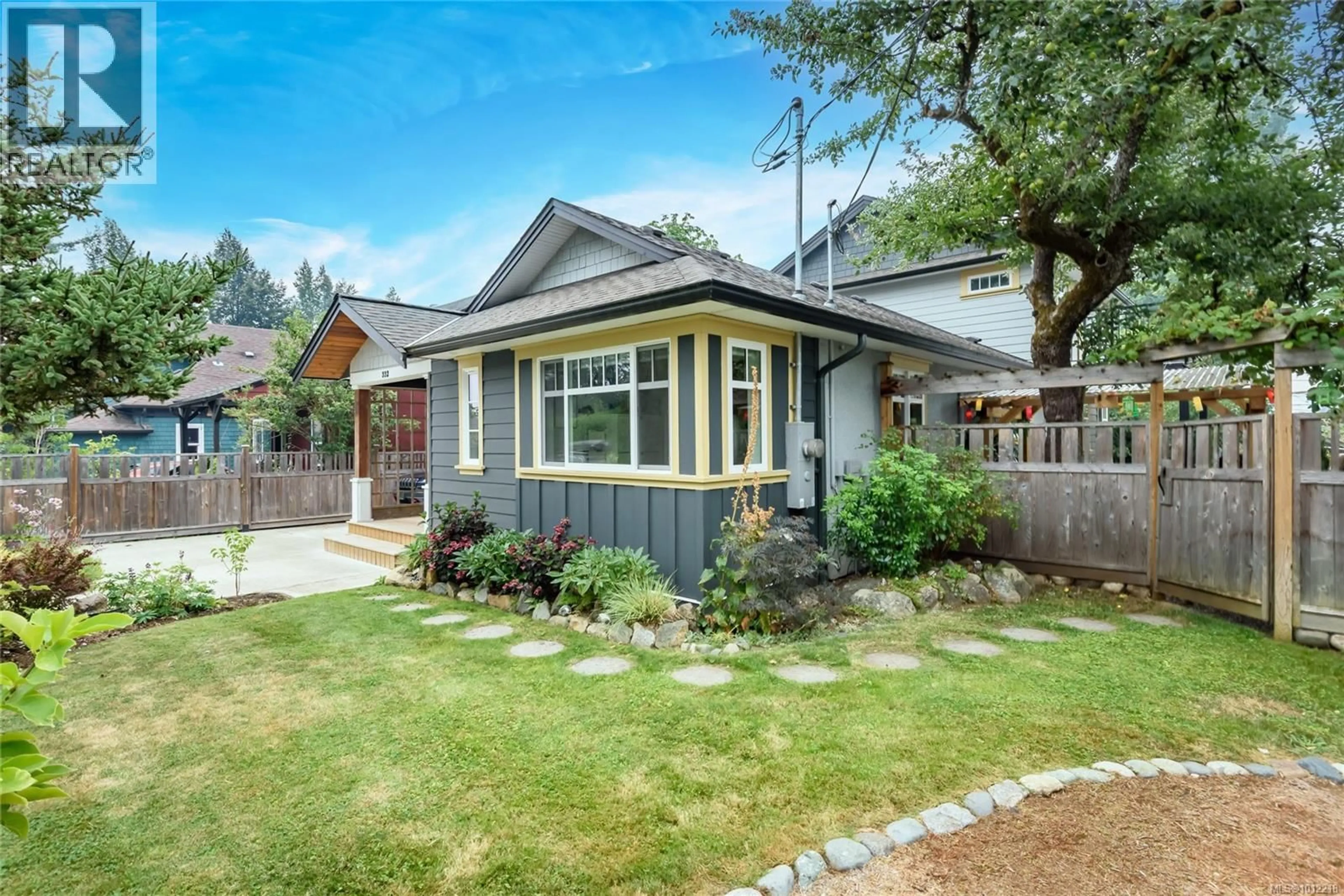 Home with brick exterior material, street for 332 2ND STREET, Courtenay British Columbia V9N1B8