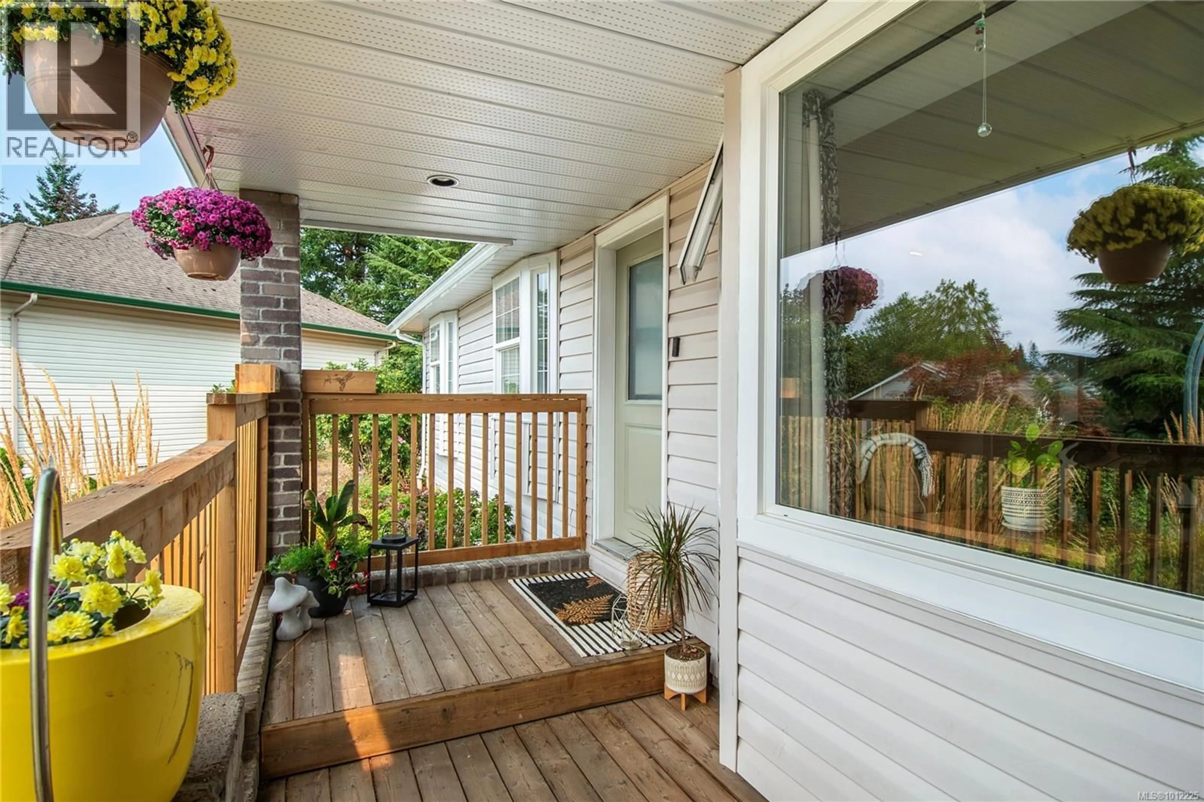 Patio, street for 1860 BRANT PLACE, Courtenay British Columbia V9N8Y8