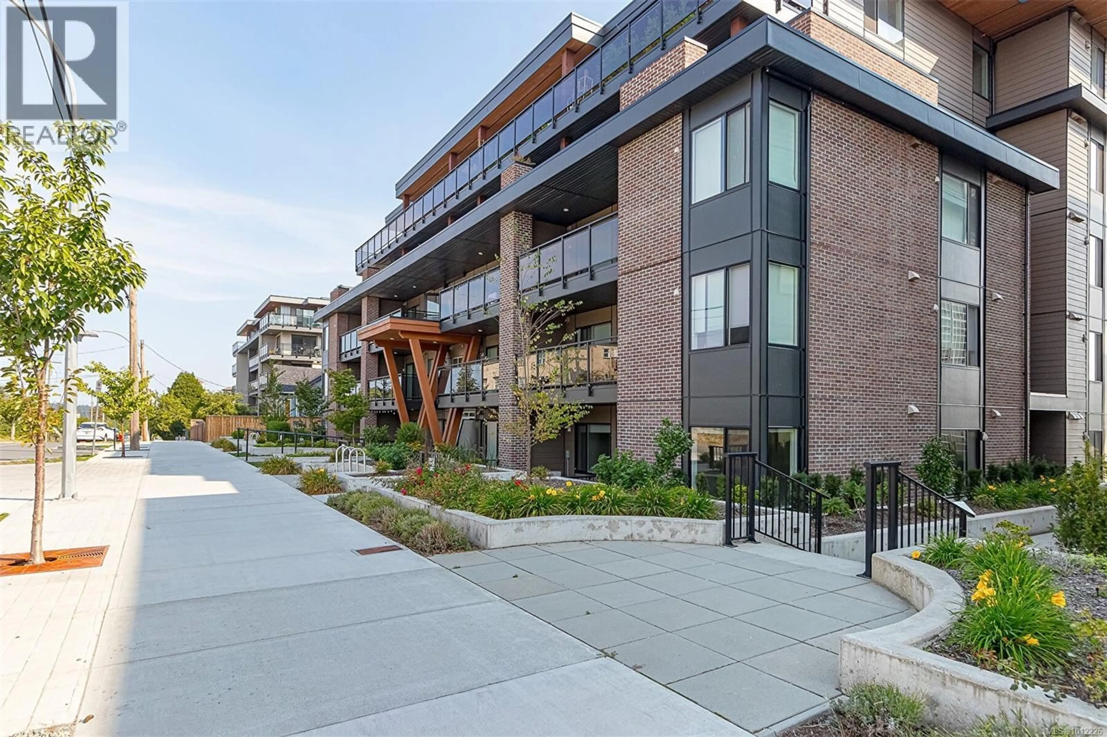 Patio, street for 207 - 135 HALIBURTON STREET, Nanaimo British Columbia V9R4V9