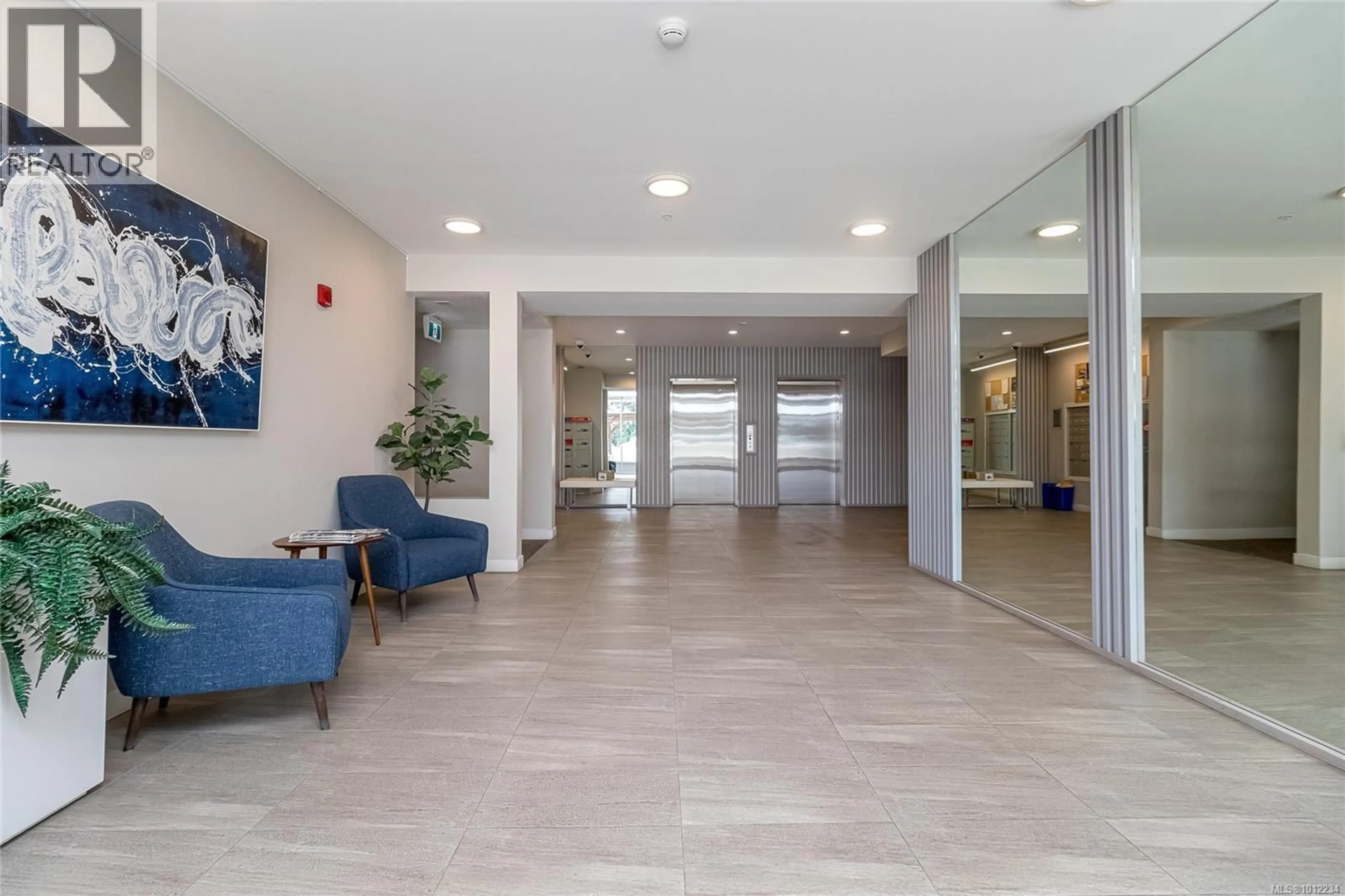 Indoor foyer for 210 - 110 PRESLEY PLACE, View Royal British Columbia V9B0H5
