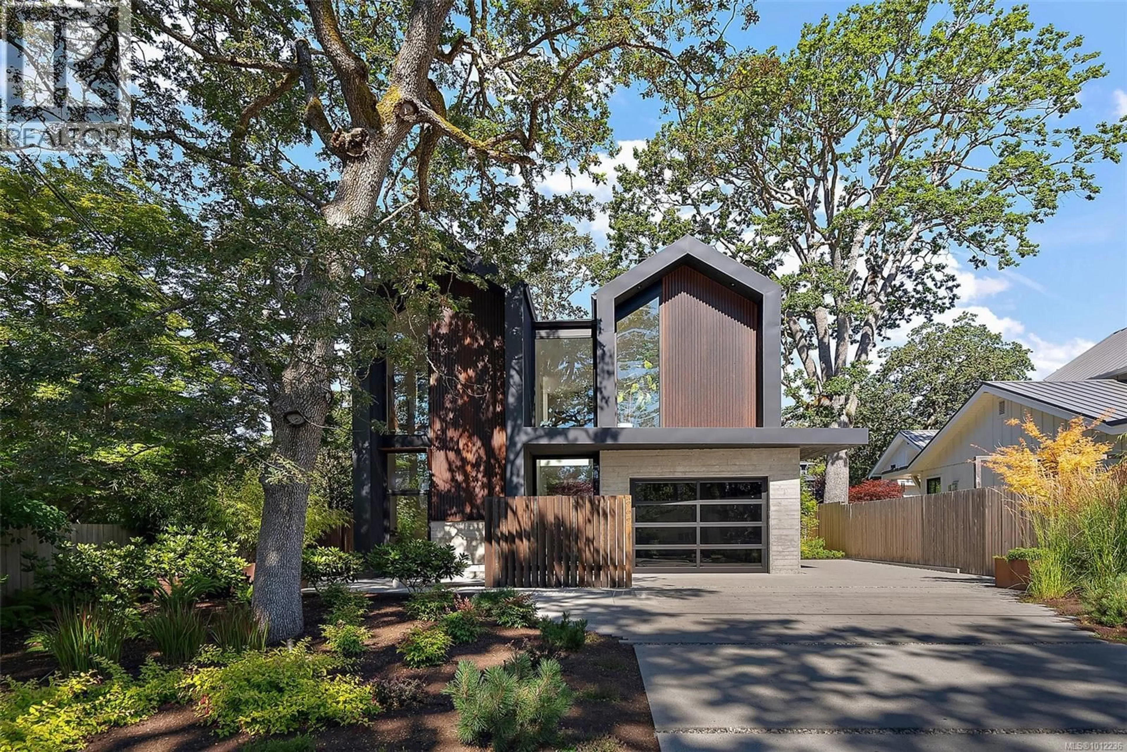 Home with brick exterior material, street for 862 SOMENOS STREET, Victoria British Columbia V8S4A6