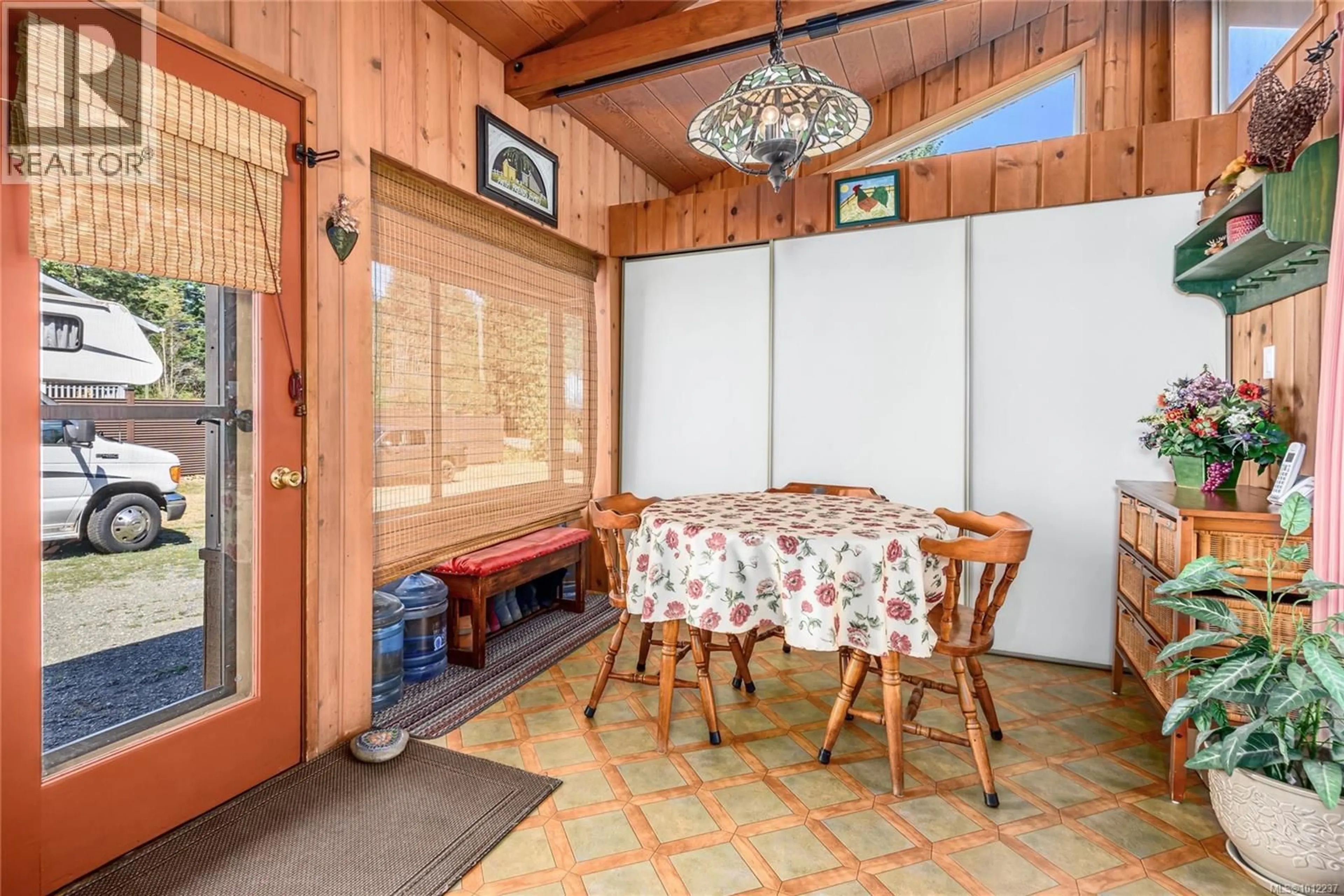 Dining room, unknown for 6661 ISLAND HIGHWAY NORTH, Merville British Columbia V0R2M0