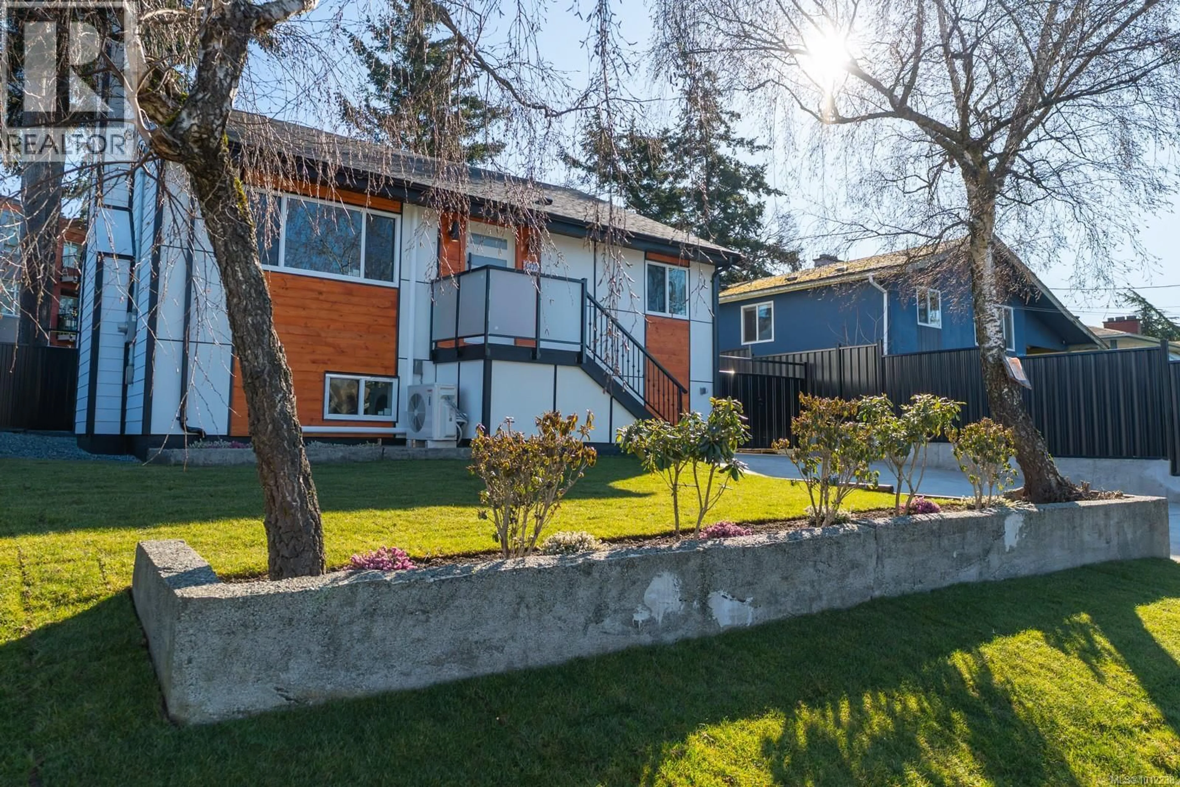 A pic from outside/outdoor area/front of a property/back of a property/a pic from drone, street for 4037 LAKEHILL PLACE, Saanich British Columbia V8X2J6