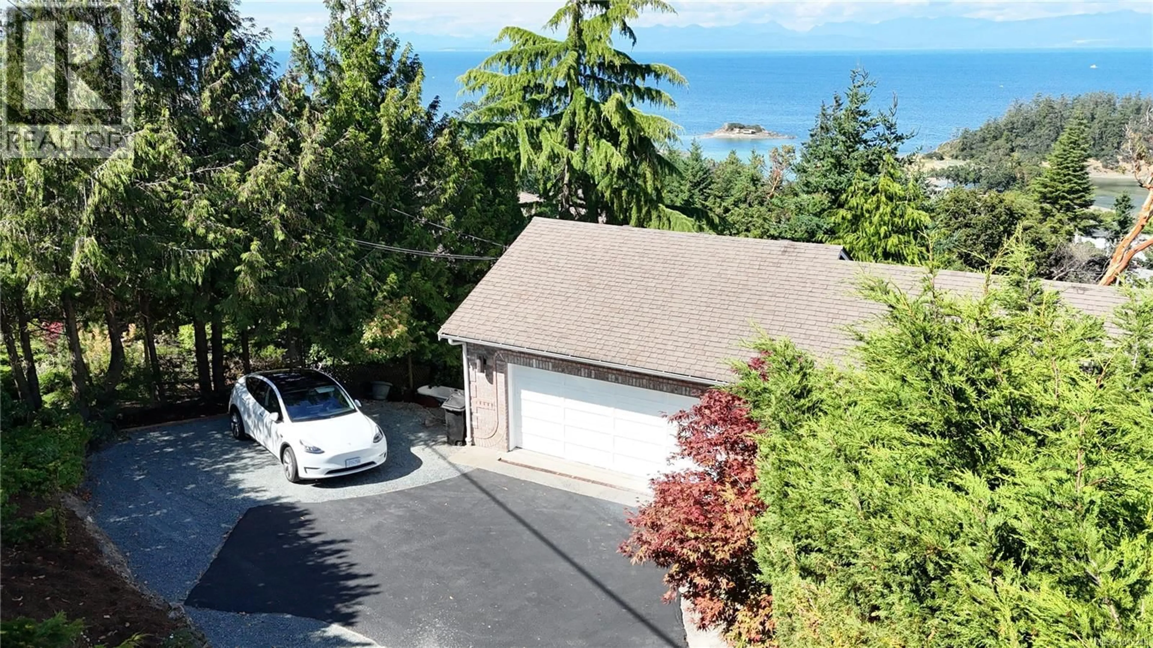 A pic from outside/outdoor area/front of a property/back of a property/a pic from drone, water/lake/river/ocean view for 3640 SUNDOWN DRIVE, Nanaimo British Columbia V9T4H5