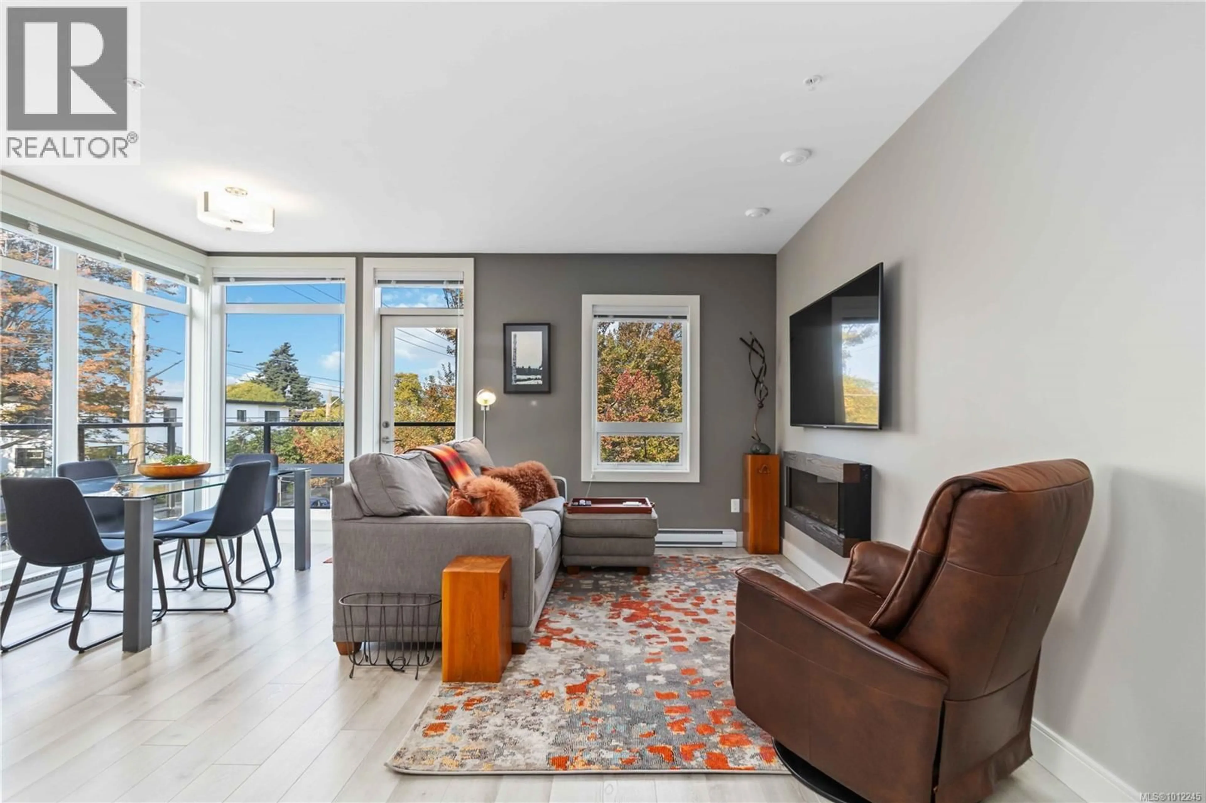 Living room with furniture, unknown for 301 - 300 MICHIGAN STREET, Victoria British Columbia V8V1R5