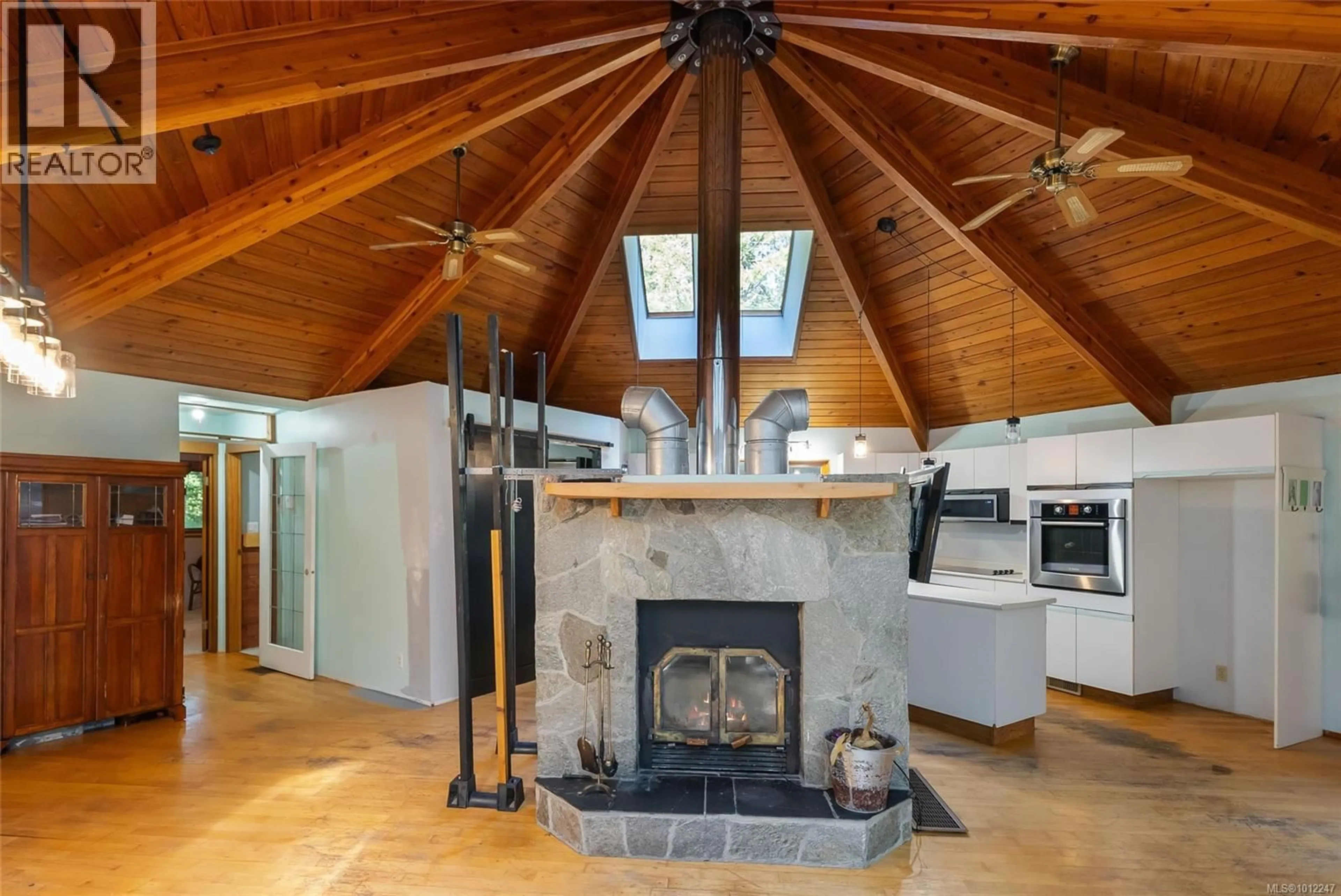 Open concept kitchen, unknown for 505 BAYLIS ROAD, Qualicum Beach British Columbia V9K2G2
