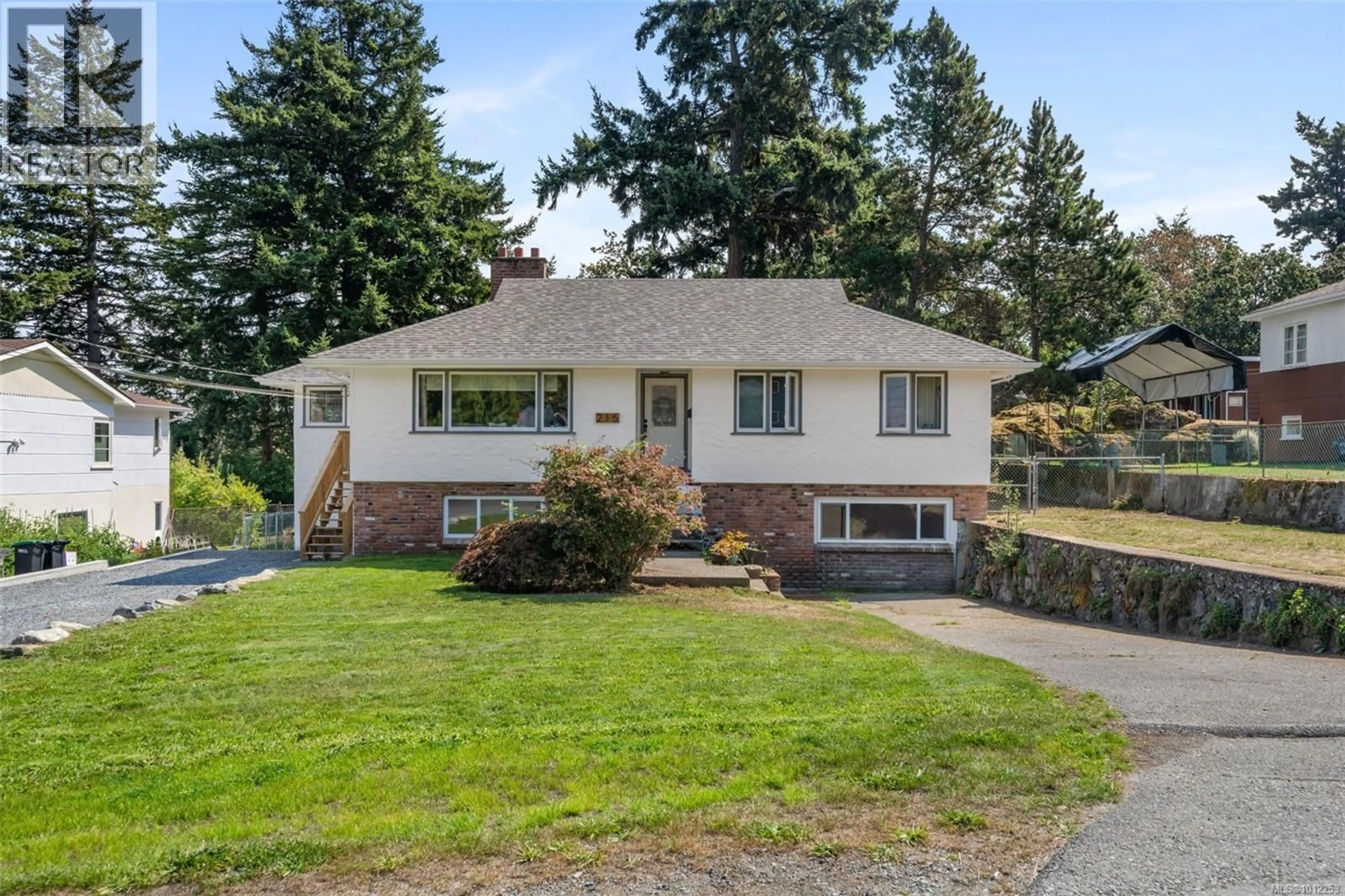 Home with vinyl exterior material, street for 215 SUZANNE PLACE, View Royal British Columbia V9B1P2