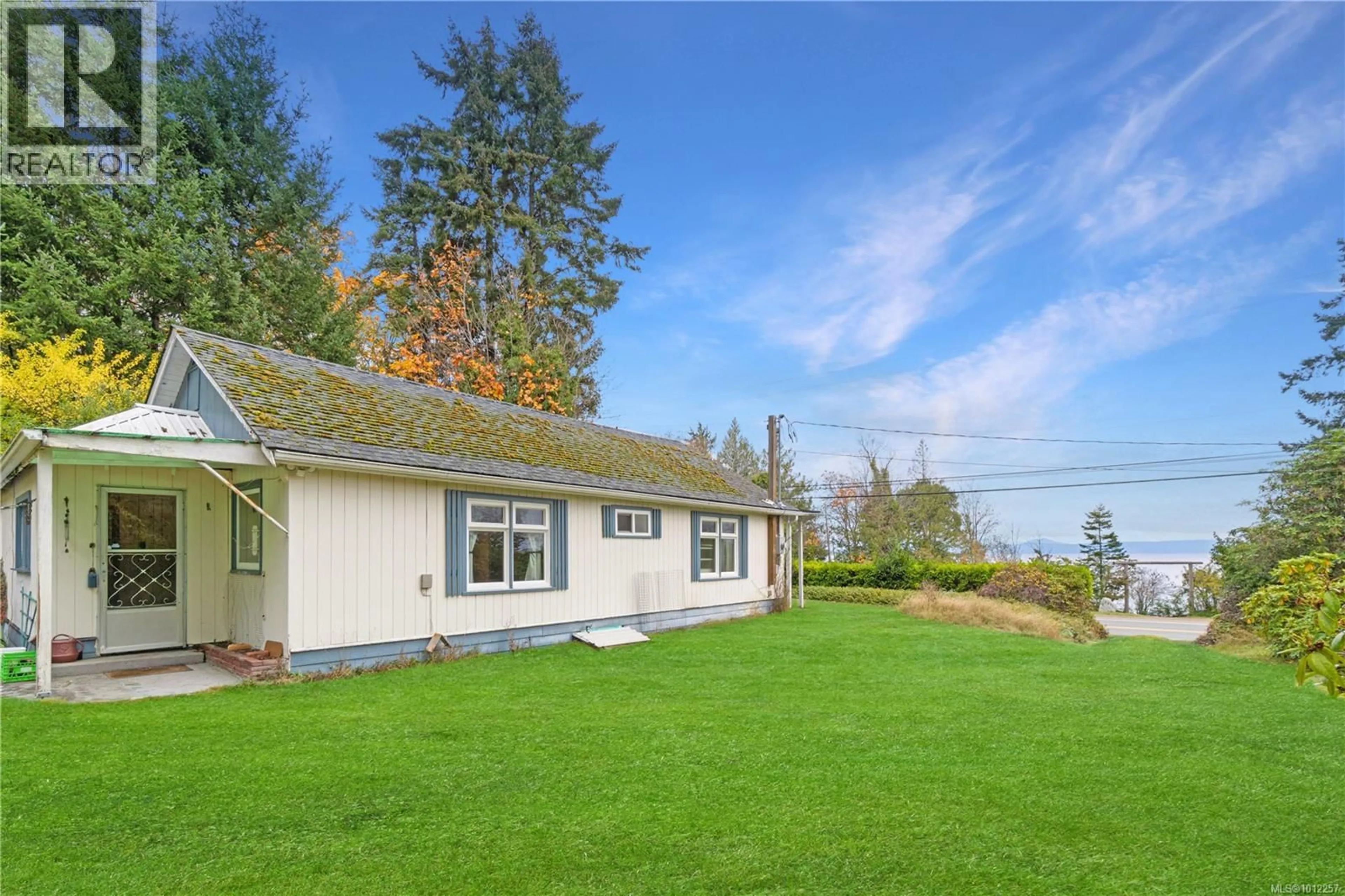 Home with vinyl exterior material, unknown for 6850 ISLAND HIGHWAY WEST, Bowser British Columbia V0R1G0