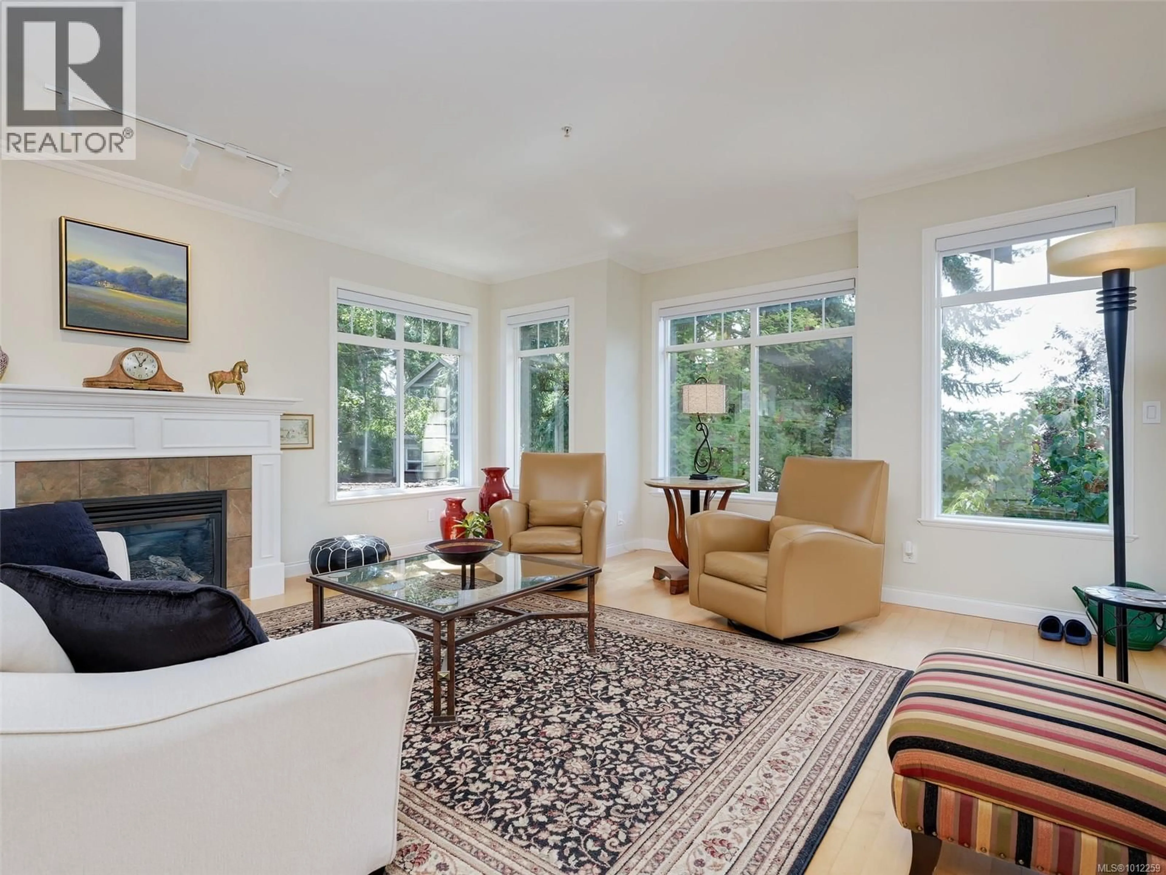 Living room with furniture, unknown for 65 - 850 PARKLANDS DRIVE, Esquimalt British Columbia V9A4S3