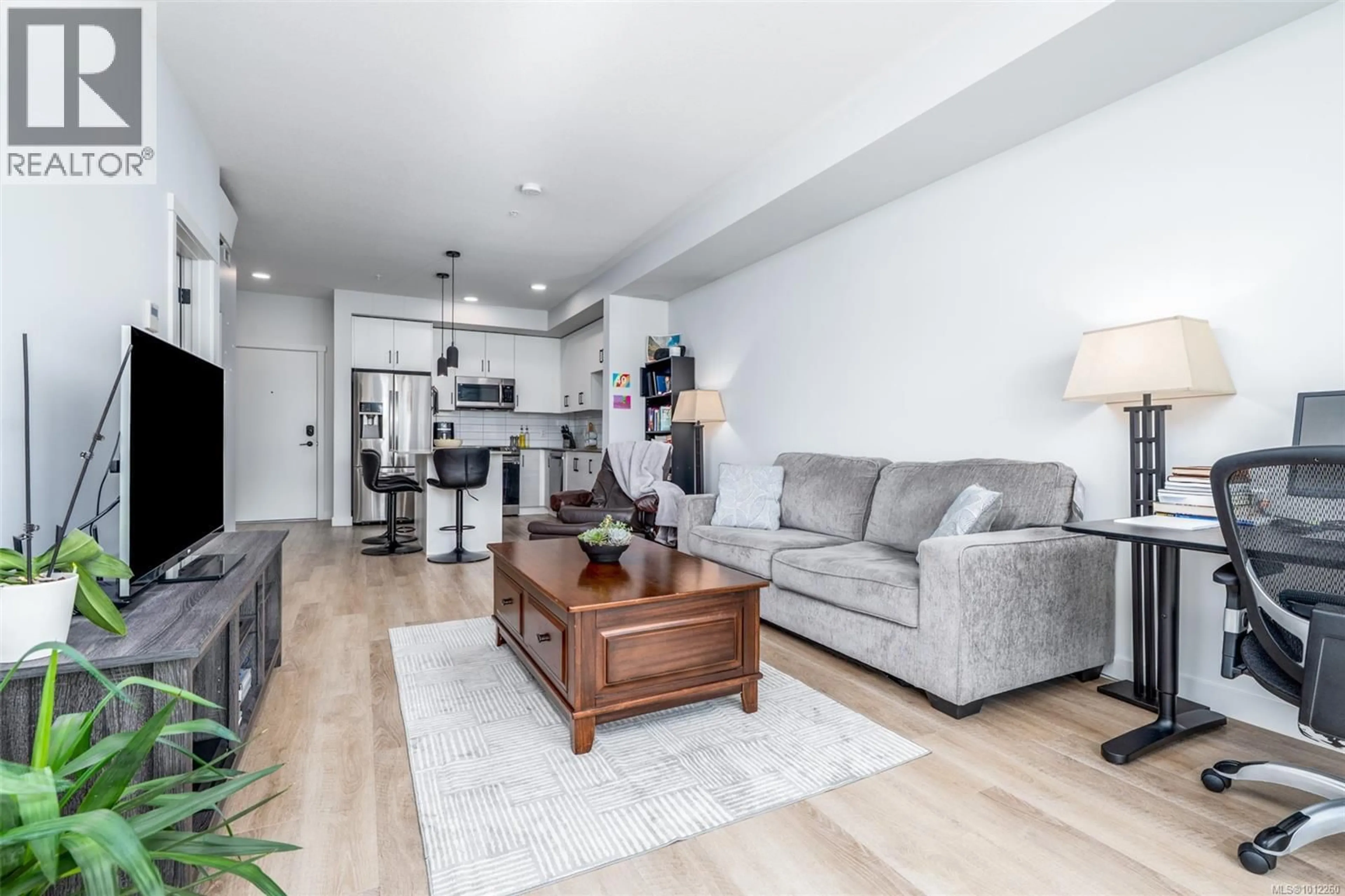 Living room with furniture, unknown for 315 - 2469 GATEWAY ROAD, Langford British Columbia V9B6R7