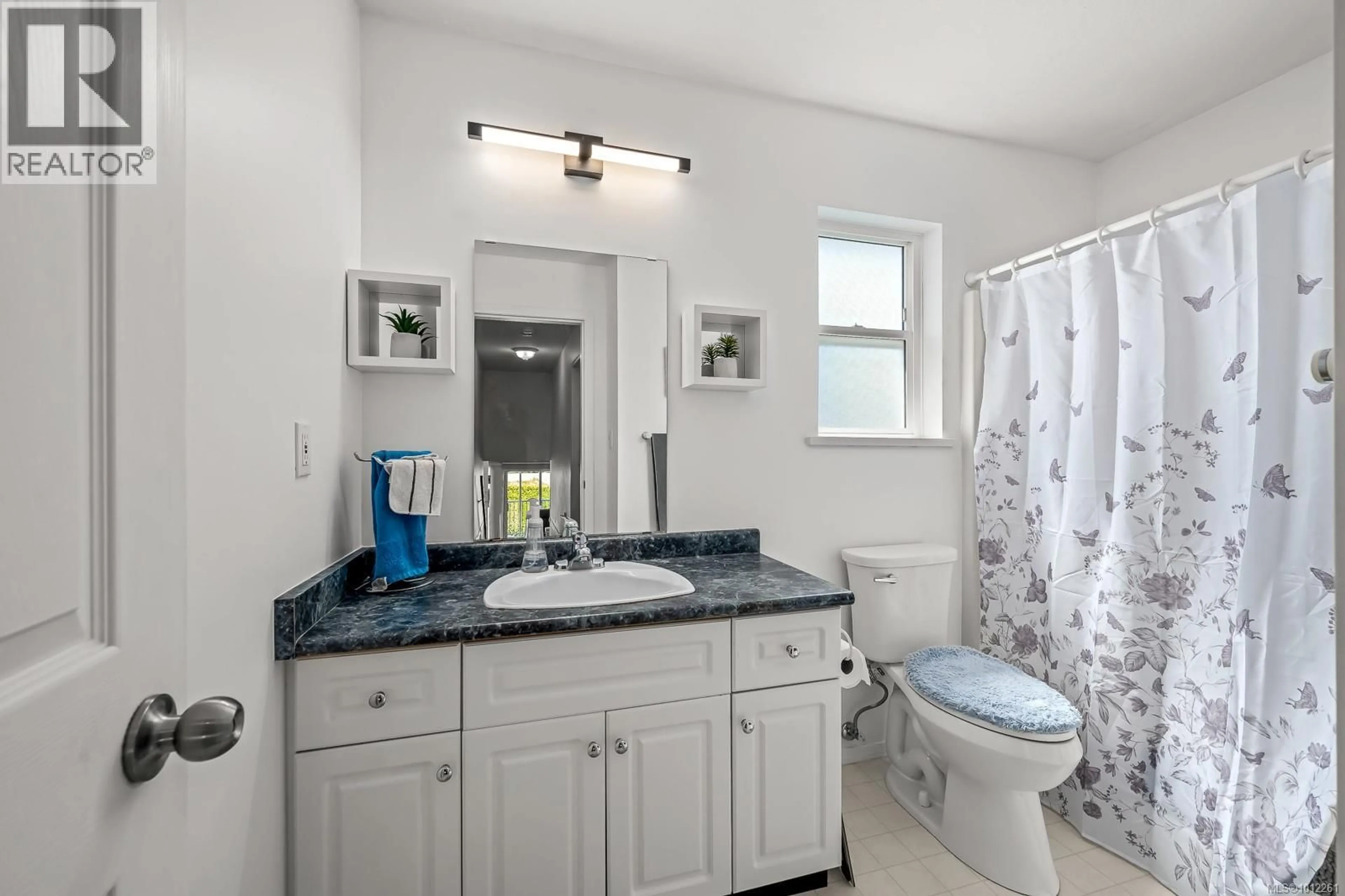 Standard bathroom, ceramic/tile floor for 825 PINECREST ROAD, Campbell River British Columbia V9W7N2
