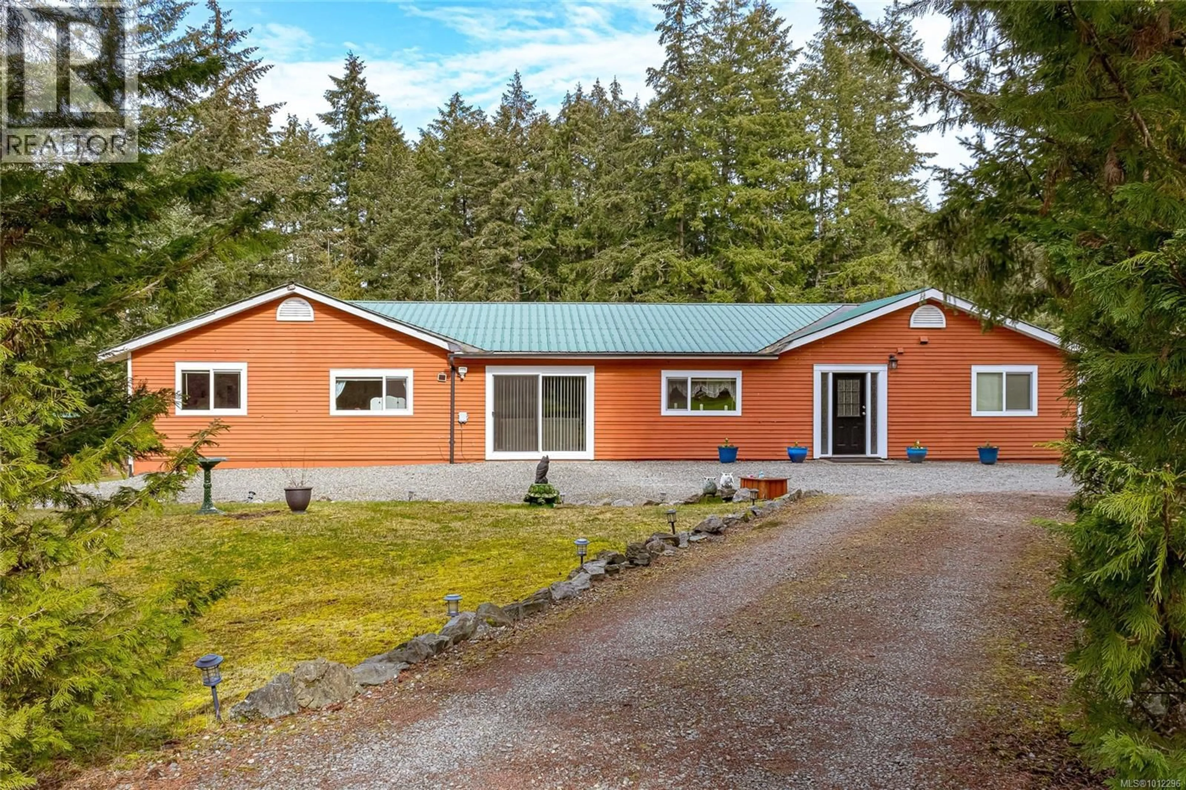 Home with vinyl exterior material, unknown for 770 GILBERT ROAD, Hilliers British Columbia V9K1X5