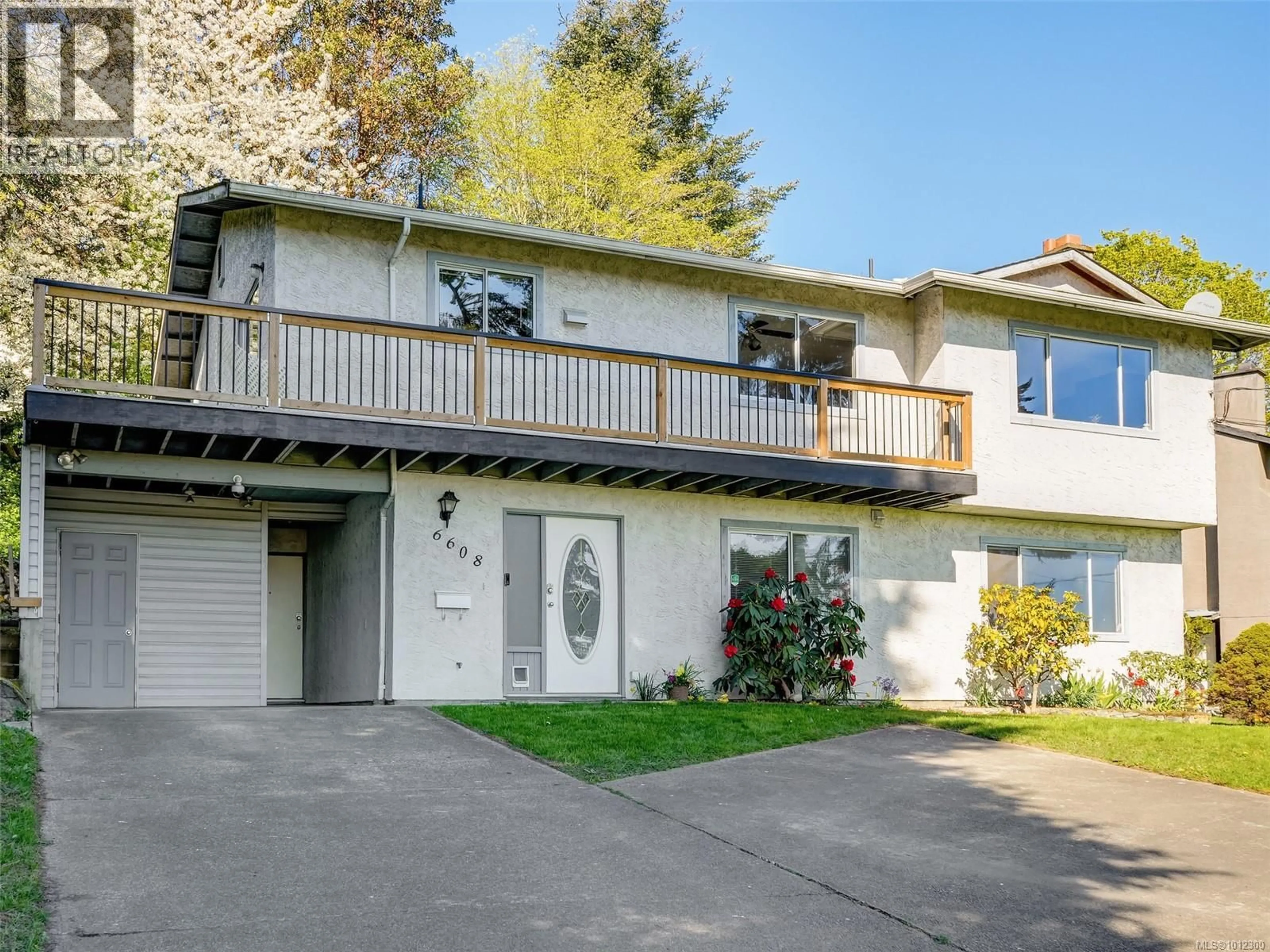 Home with vinyl exterior material, street for 6608 REY ROAD, Central Saanich British Columbia V8Y1V2