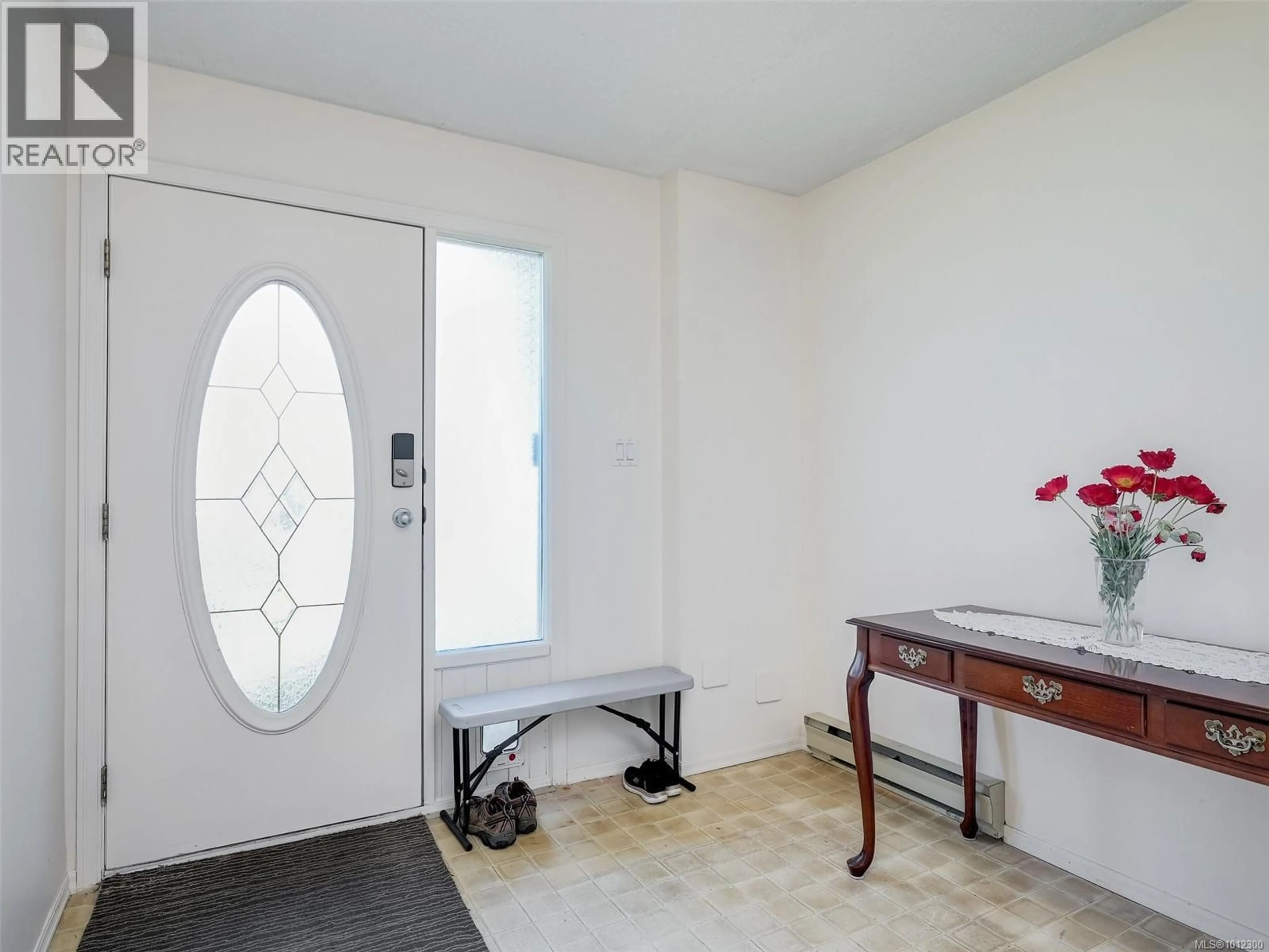 Indoor entryway for 6608 REY ROAD, Central Saanich British Columbia V8Y1V2