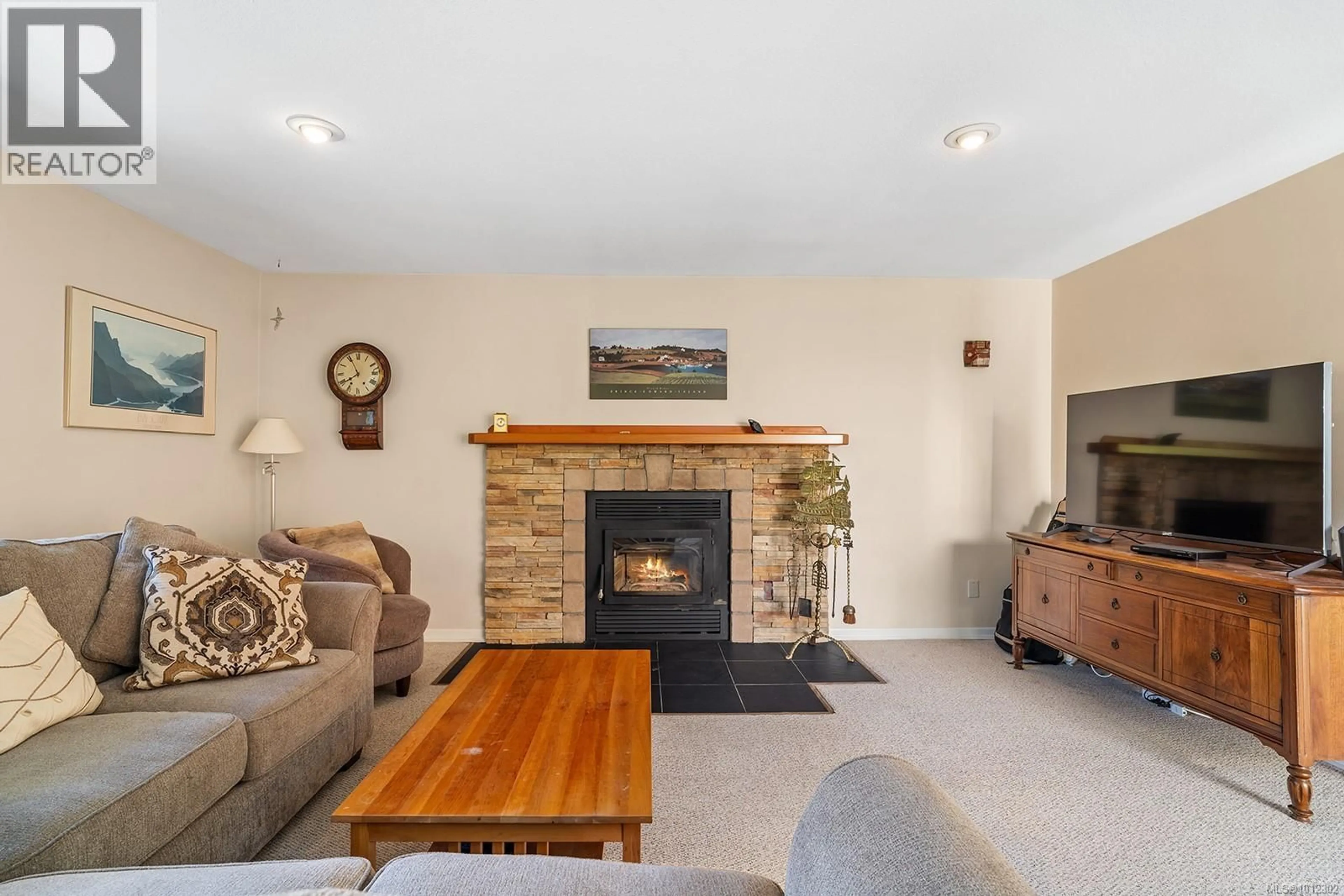 Living room with furniture, unknown for 97 BALD EAGLE CRESCENT, Bowser British Columbia V0R1G0