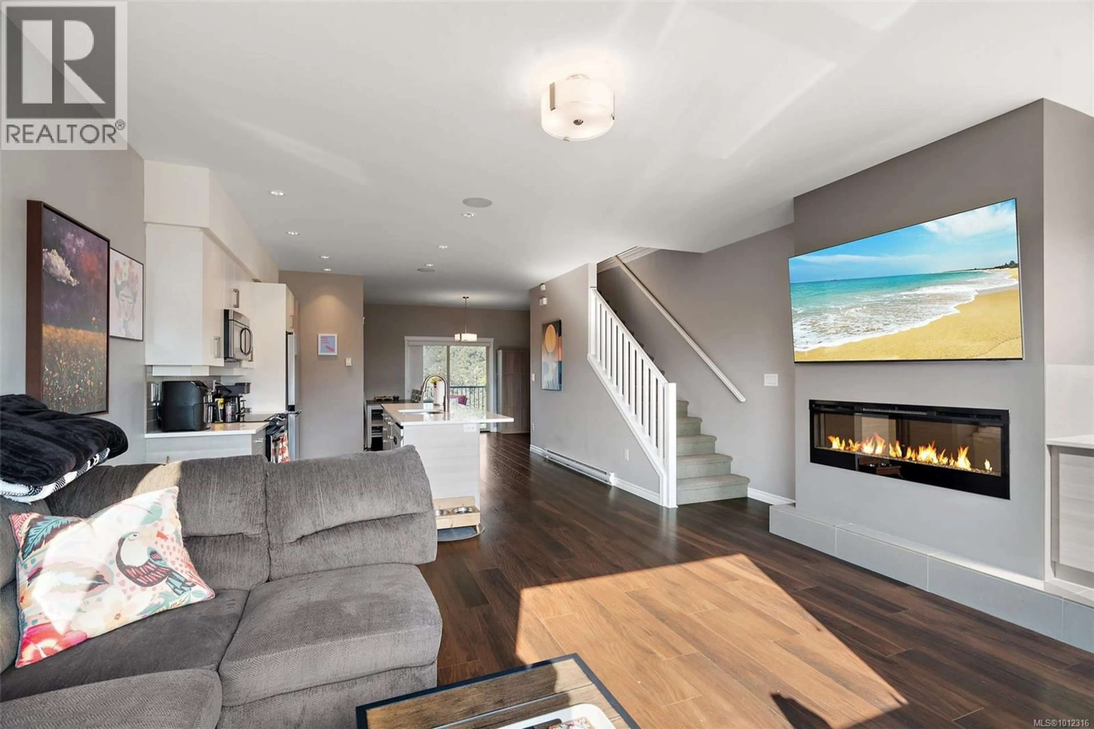 Living room with furniture, unknown for 2706 WINSTER ROAD, Langford British Columbia V9B3P3
