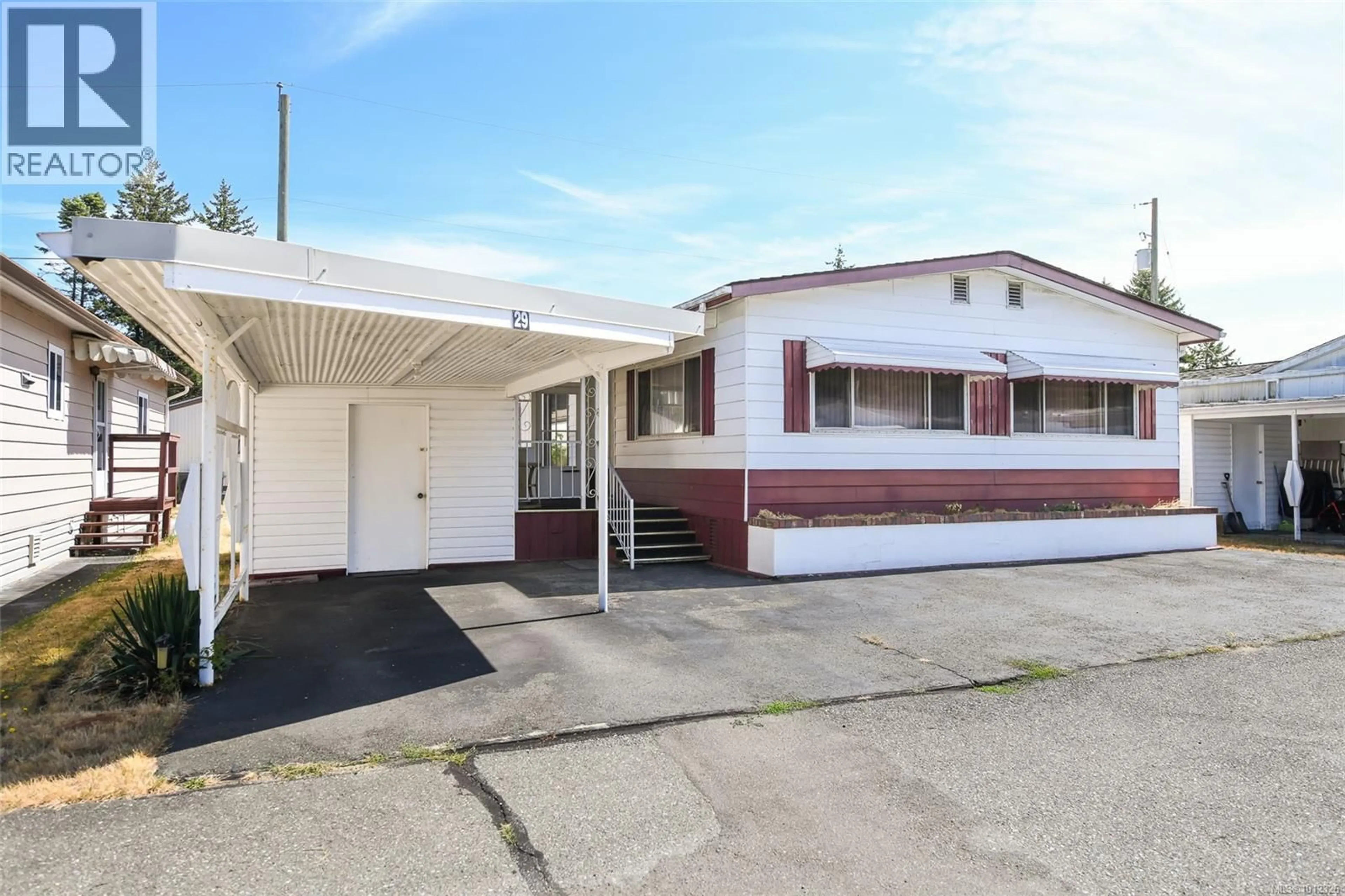 Home with vinyl exterior material, street for 29 - 1240 WILKINSON ROAD, Comox British Columbia V9M3X8