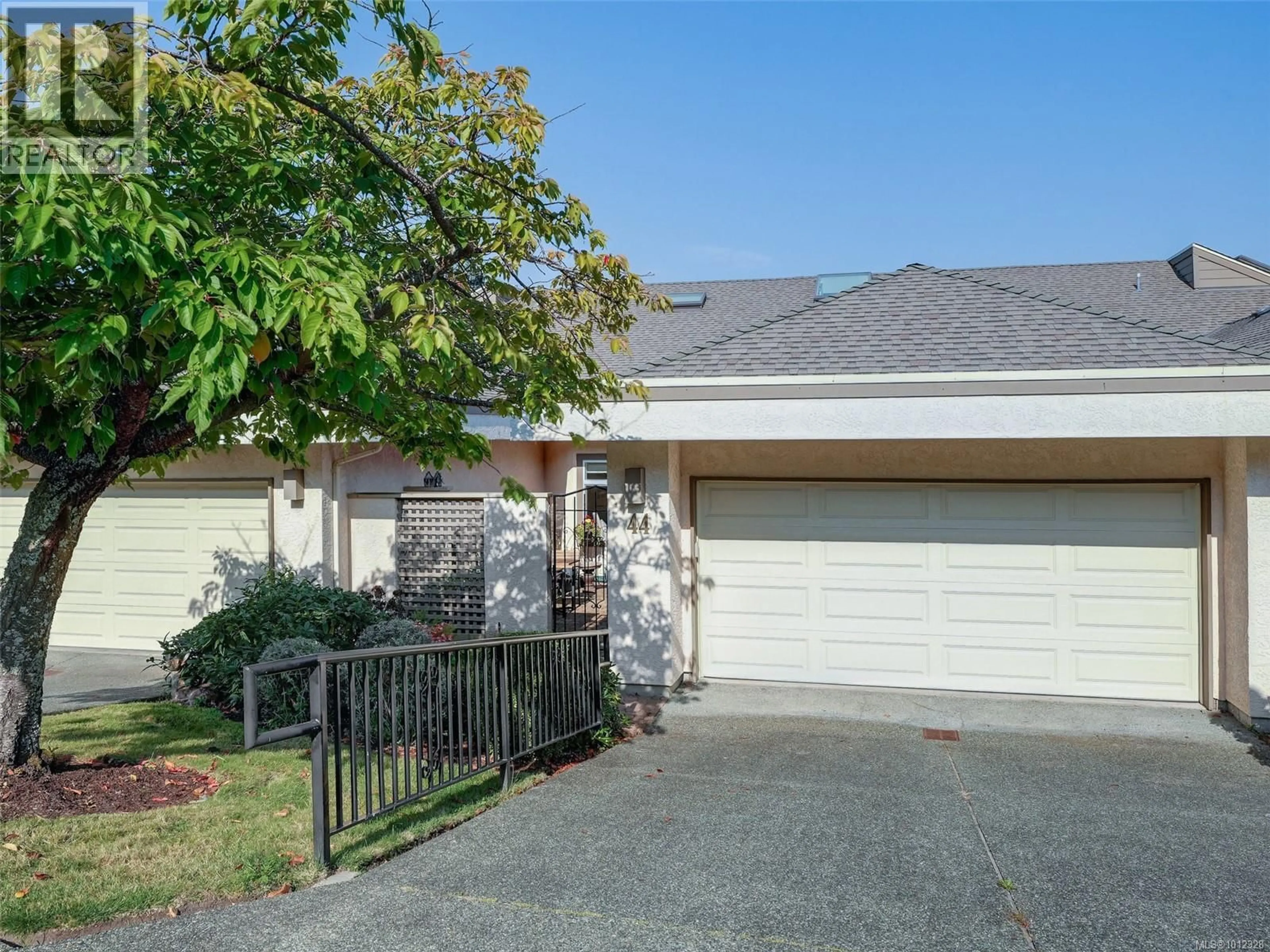 A pic from outside/outdoor area/front of a property/back of a property/a pic from drone, street for 44 - 4318 EMILY CARR DRIVE, Saanich British Columbia V8X5E7