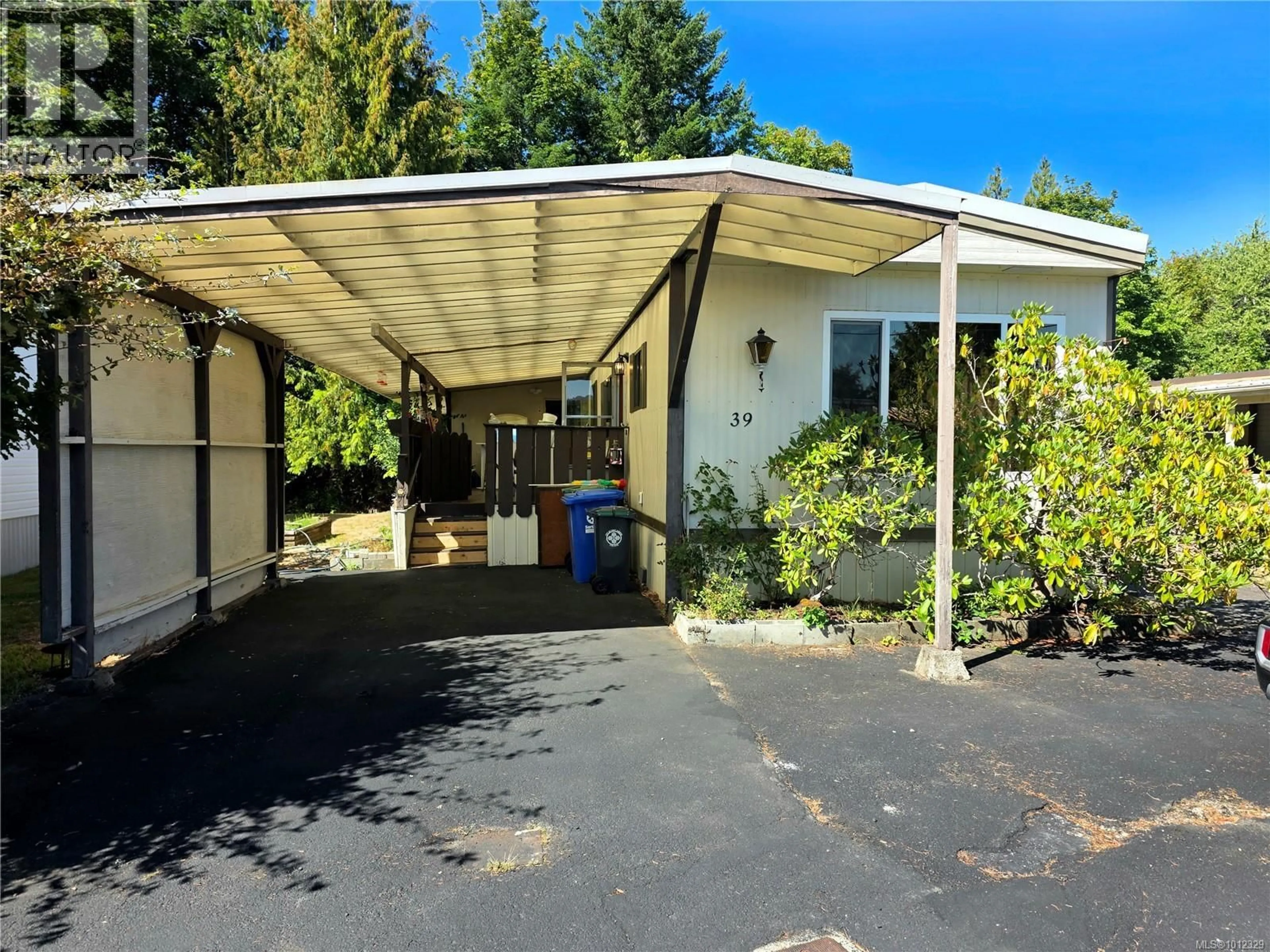 Indoor garage for 39 - 5558 BEAVER CREEK ROAD, Port Alberni British Columbia V9Y8G6