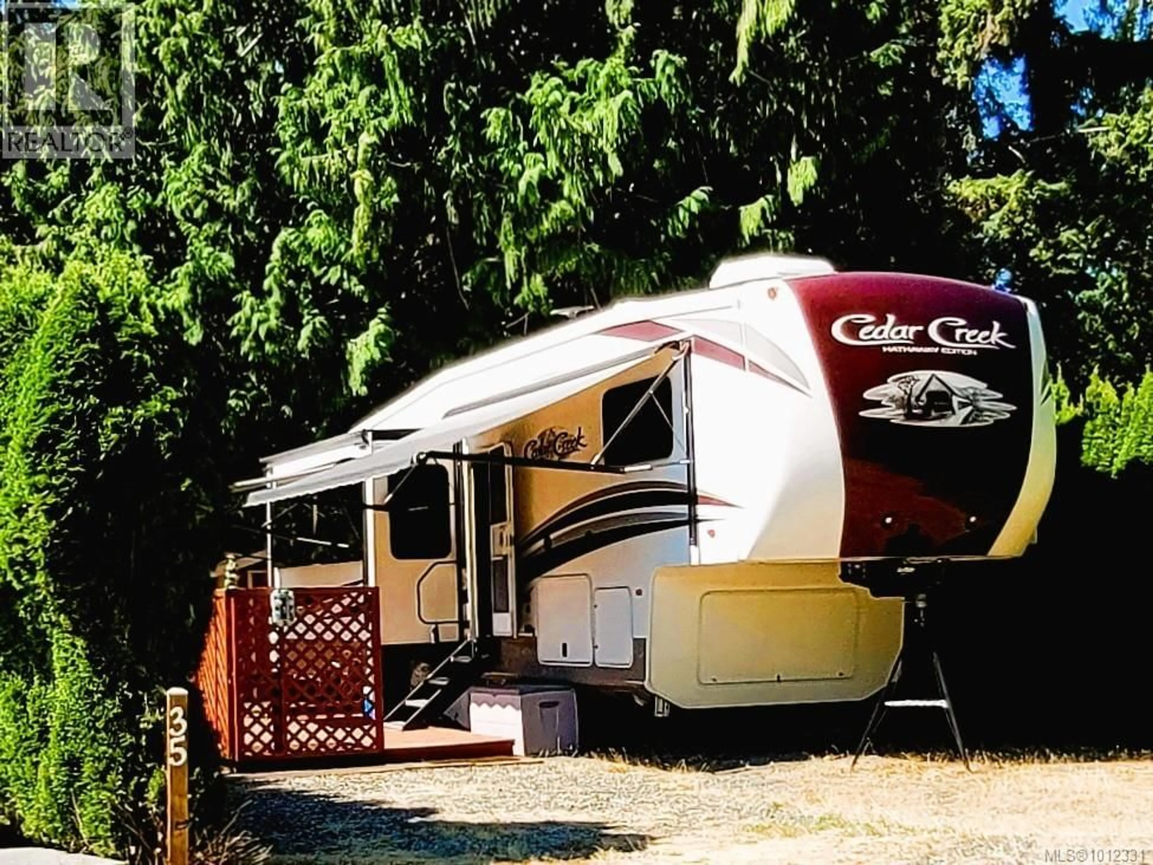 Patio, street for 35 - 6050 ISLAND HIGHWAY WEST, Qualicum Beach British Columbia V9K2E1