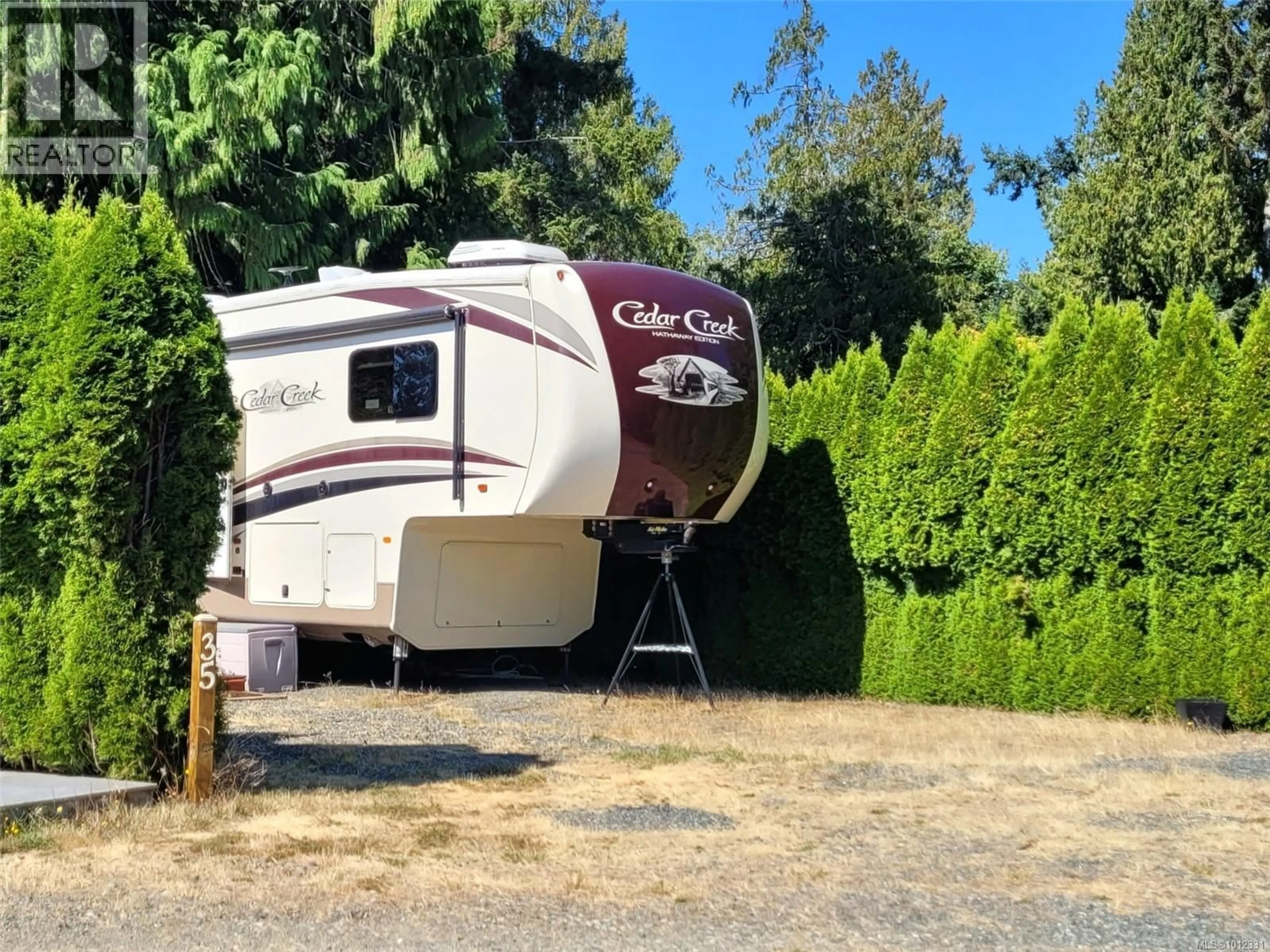 Patio, street for 35 - 6050 ISLAND HIGHWAY WEST, Qualicum Beach British Columbia V9K2E1