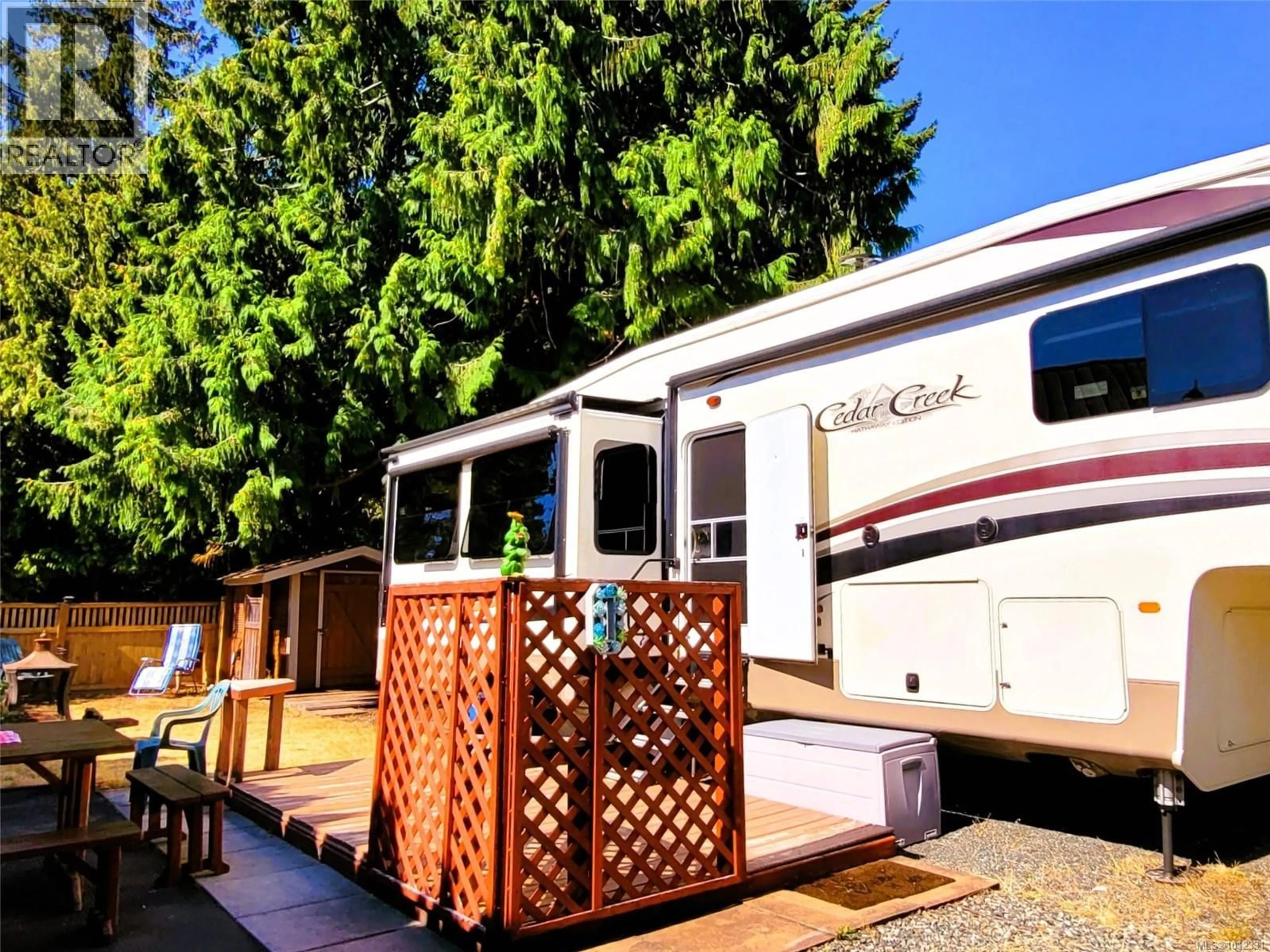 Patio, unknown for 35 - 6050 ISLAND HIGHWAY WEST, Qualicum Beach British Columbia V9K2E1