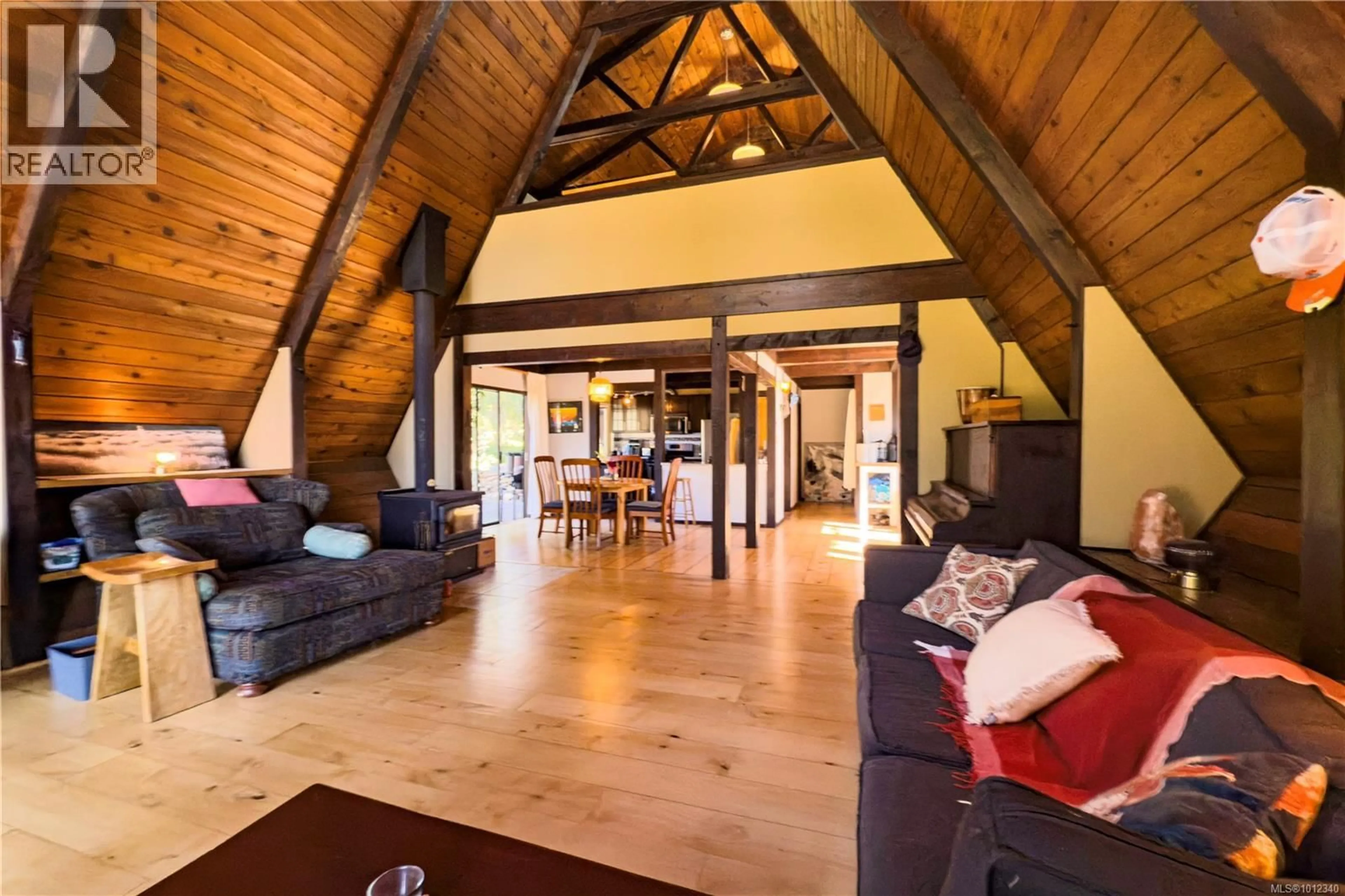 Indoor foyer for 766 GOWLLAND HARBOUR ROAD, Quadra Island British Columbia V0P1N0