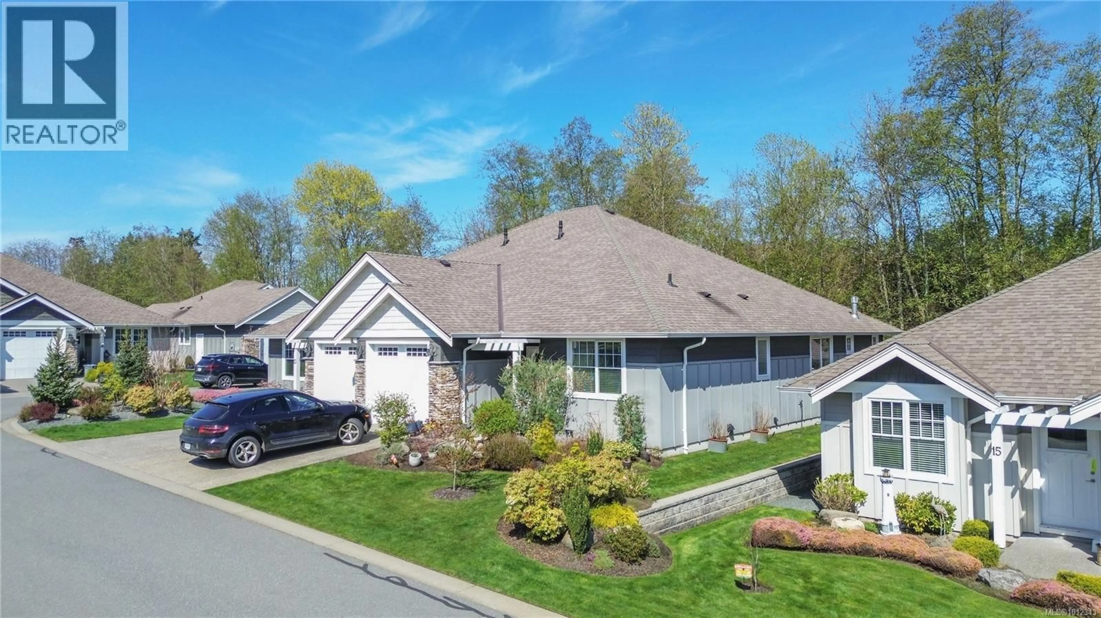 A pic from outside/outdoor area/front of a property/back of a property/a pic from drone, street for 14 - 2991 NORTH BEACH DRIVE, Campbell River British Columbia V9W0B5