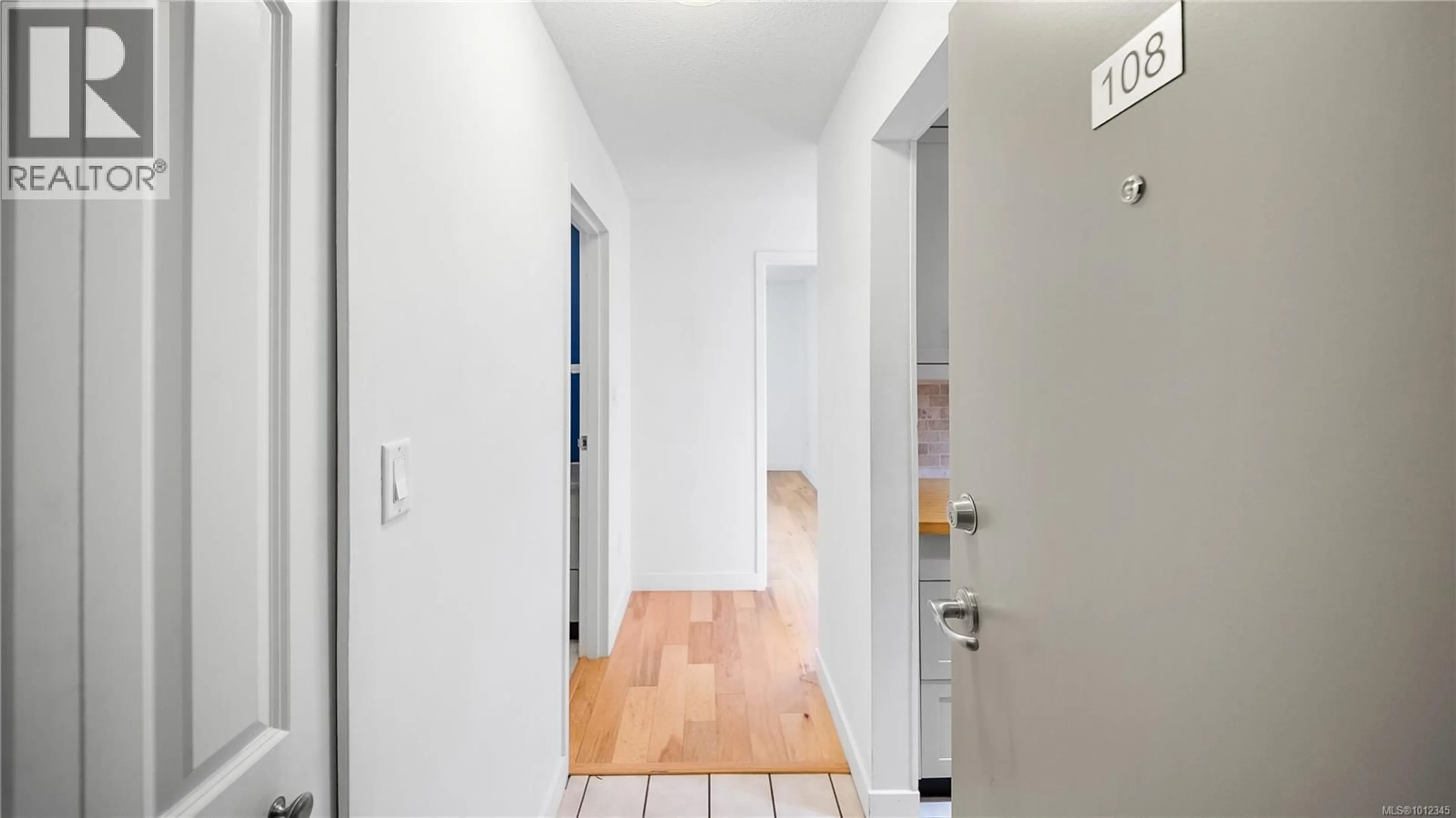 Indoor entryway for 108 - 103 GORGE ROAD EAST, Victoria British Columbia V9Z6Z2