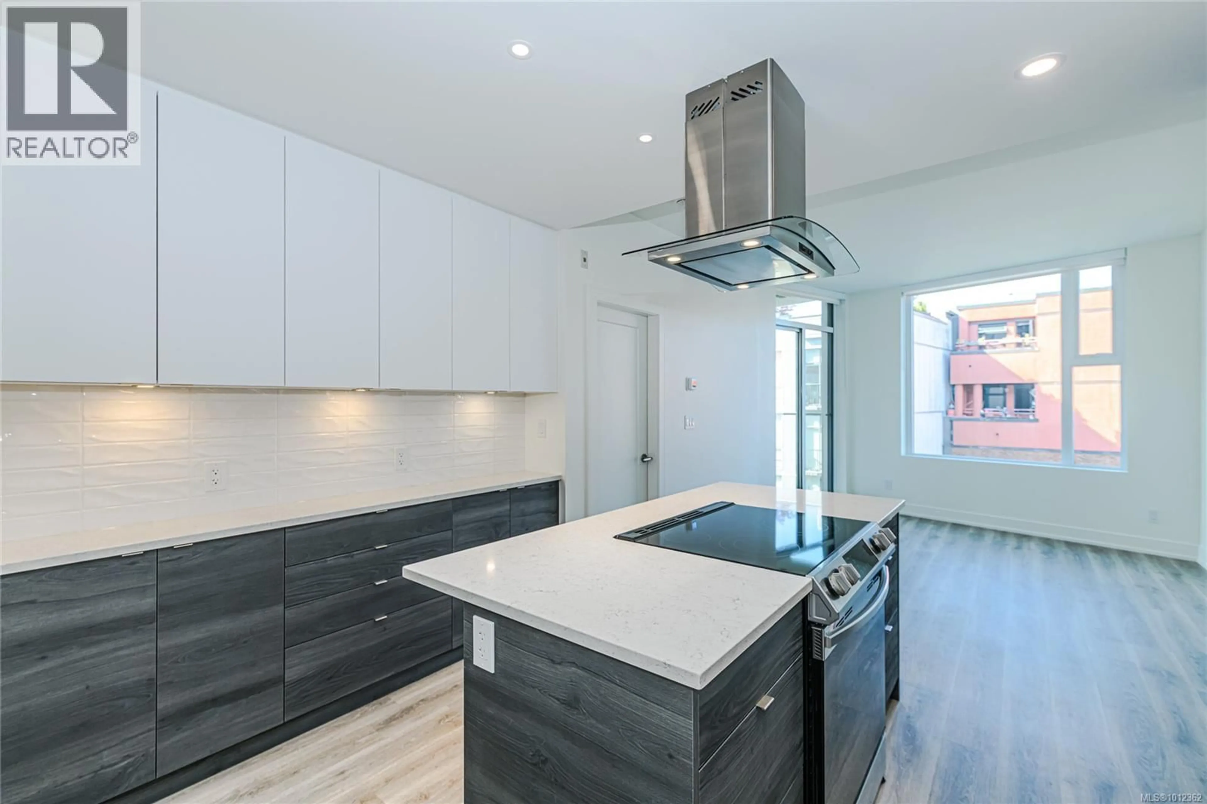 Unknown for 715 - 1628 STORE STREET, Victoria British Columbia V8W0H1