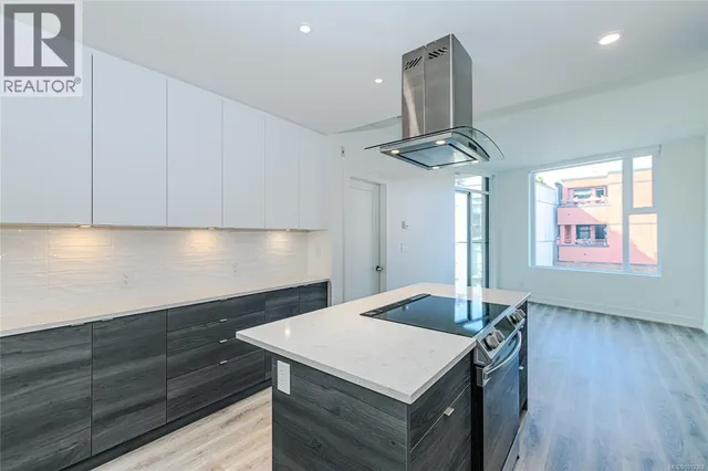 715 - 1628 STORE STREET, Victoria 4
