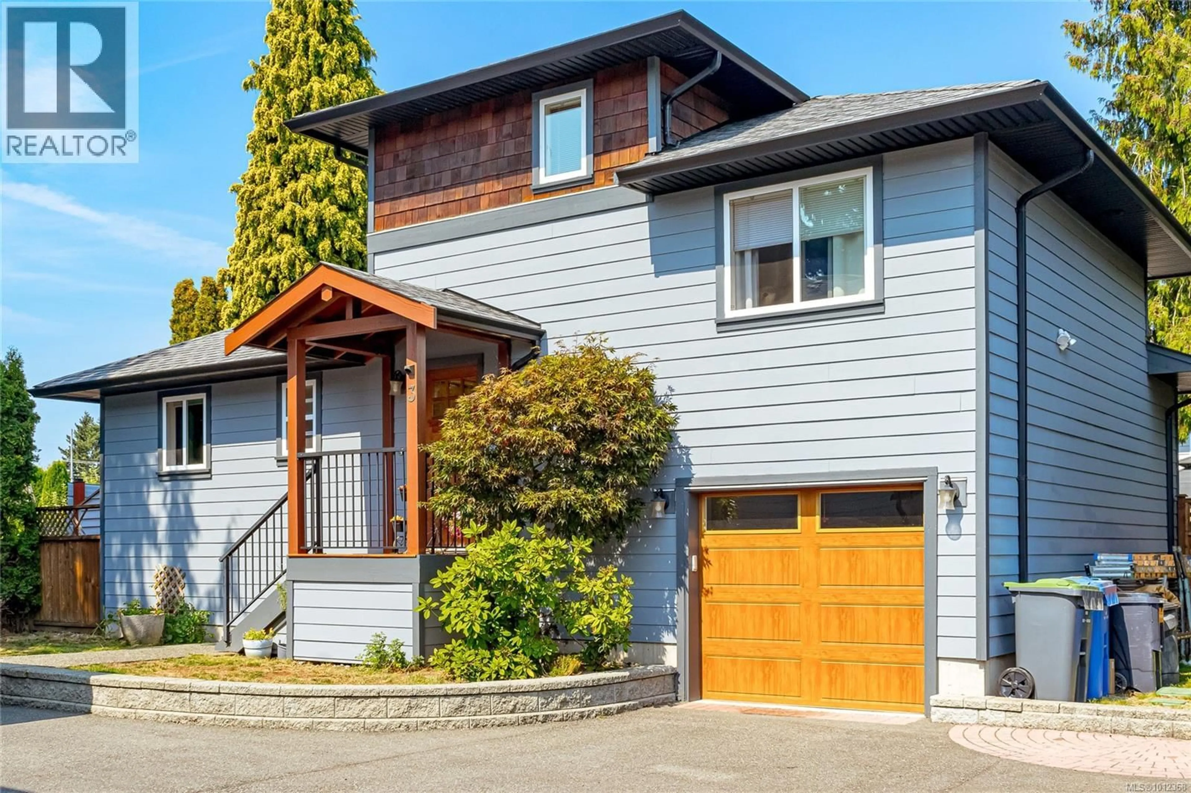 Home with vinyl exterior material, street for 3 - 1031 LOMAS ROAD, Duncan British Columbia V9L2N2