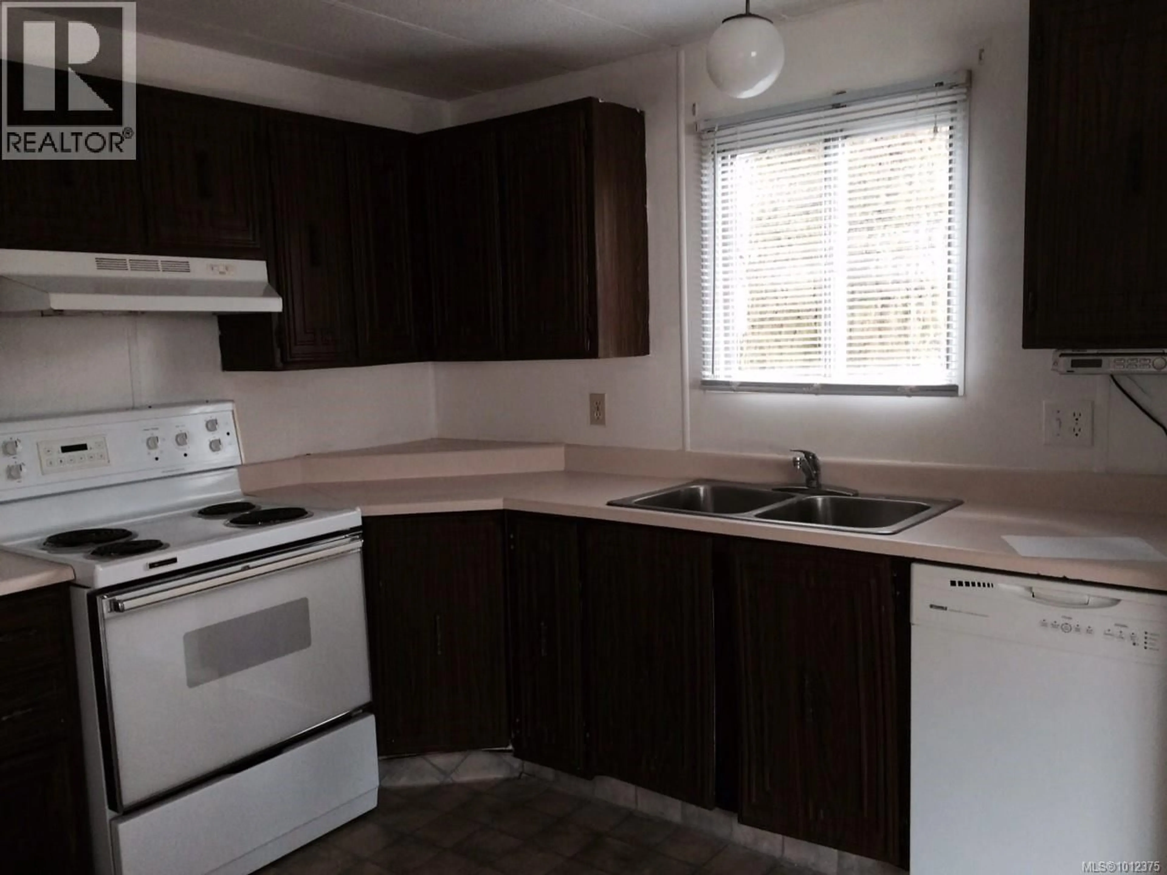 Standard kitchen, unknown for 119 BOUNDARY ROAD, Lake Cowichan British Columbia V0R2G0
