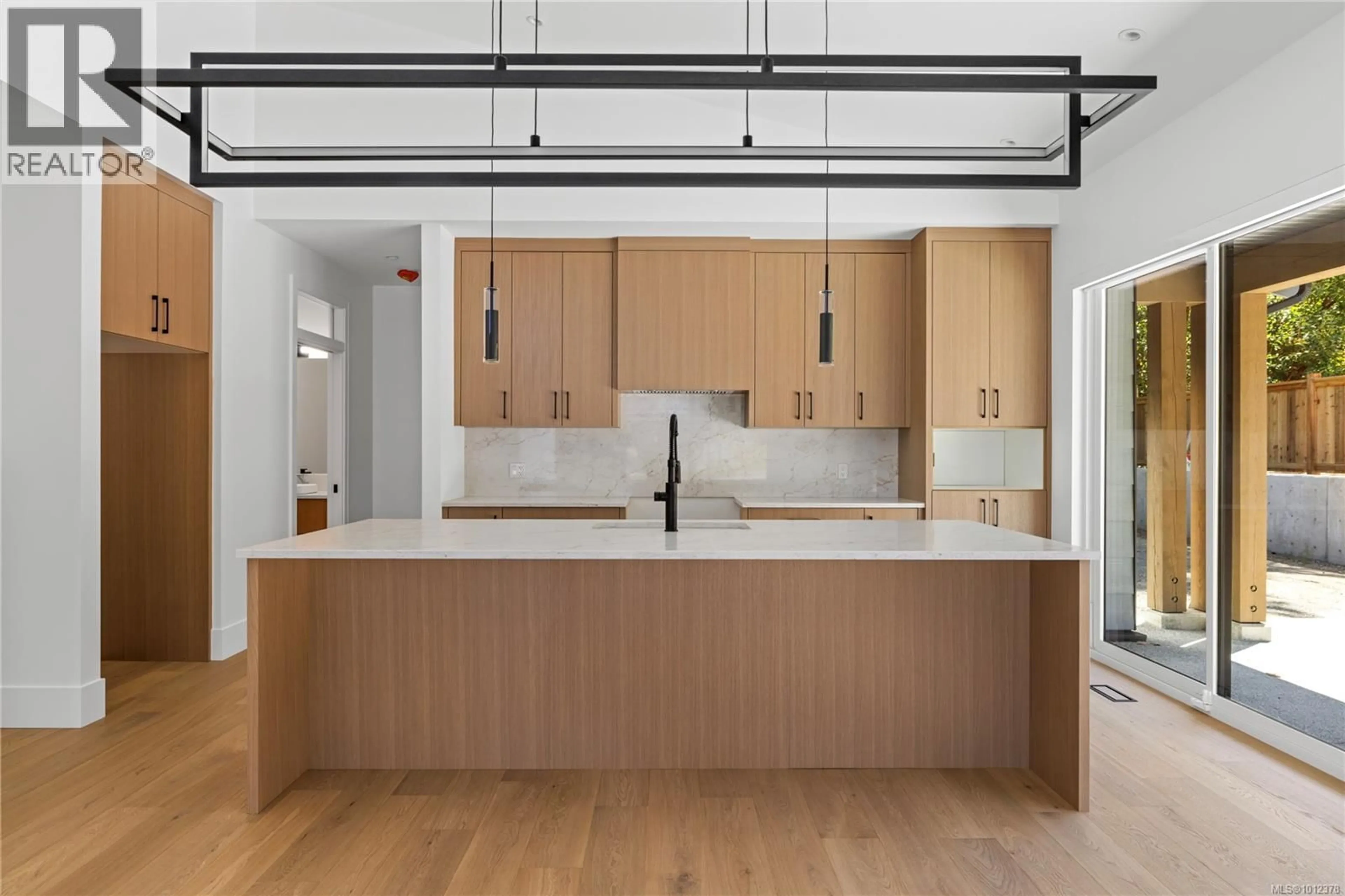 Contemporary kitchen, unknown for 6920 SHALE ROAD, Lantzville British Columbia V0R2H0