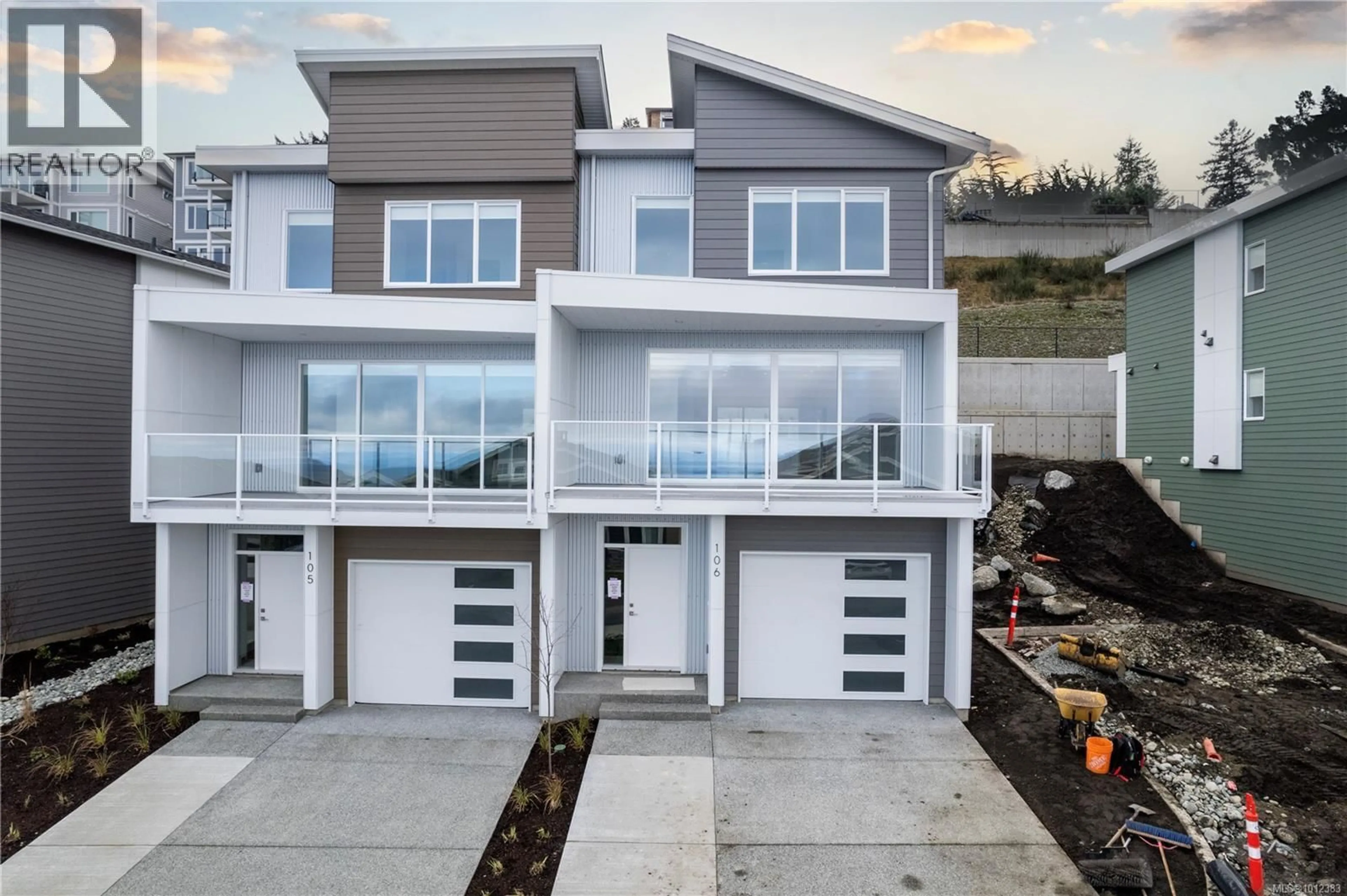 Home with vinyl exterior material, street for 106 - 151 ROYAL PACIFIC WAY, Nanaimo British Columbia V9T0B9