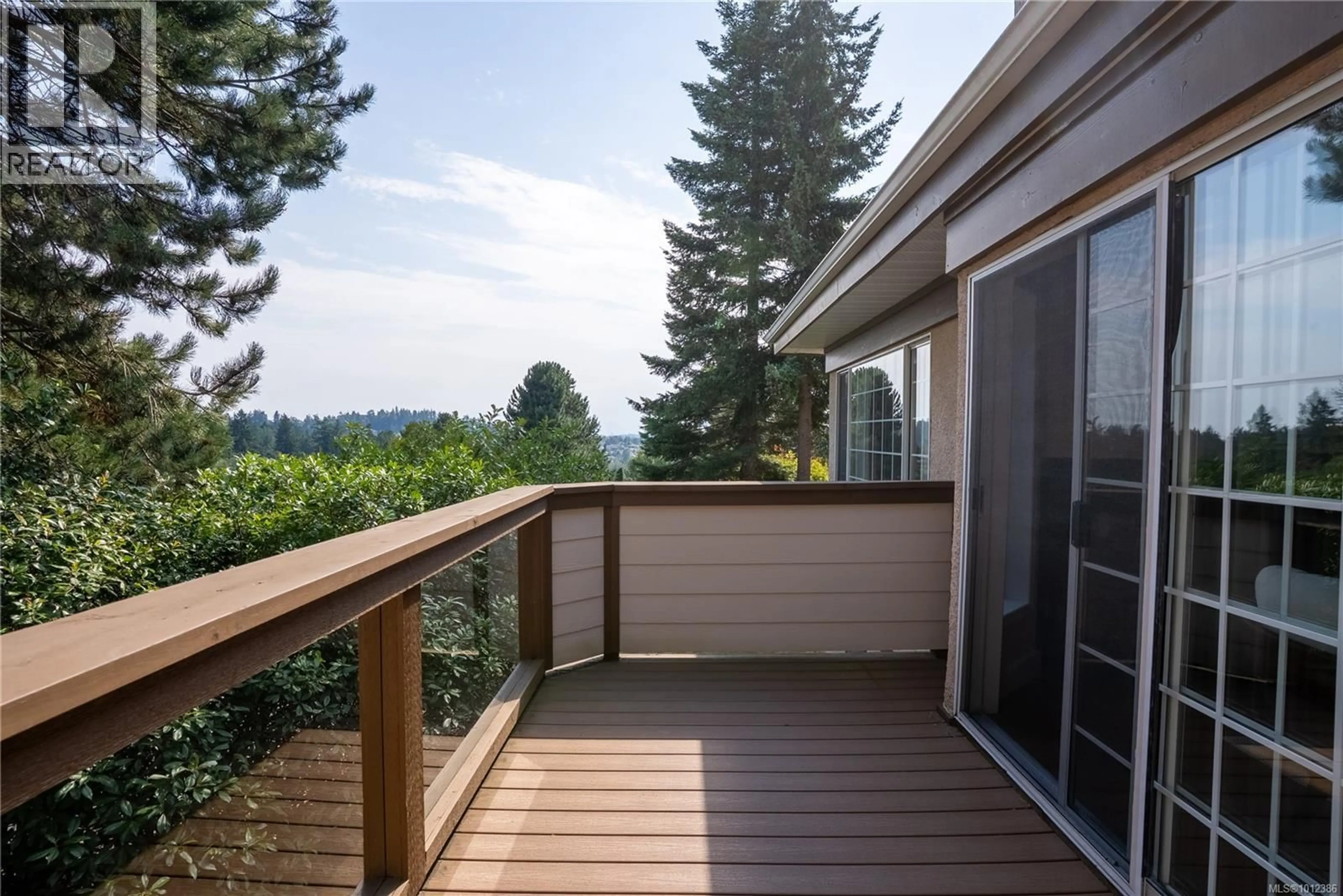 Patio, water/lake/river/ocean view for 5 - 901 KENTWOOD LANE, Saanich British Columbia V8Y2Y5