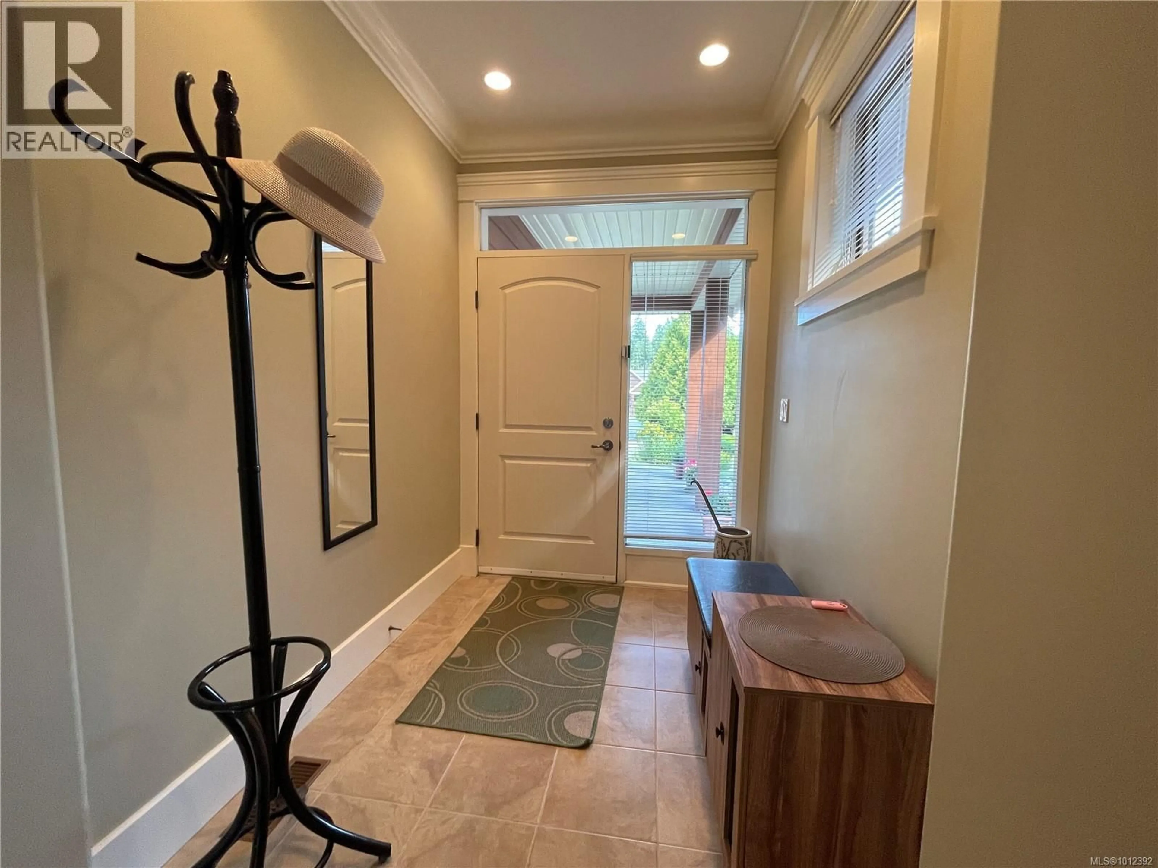 Indoor entryway for 2 - 3500 MCKNIGHT STREET, Port Alberni British Columbia V9Y7N5