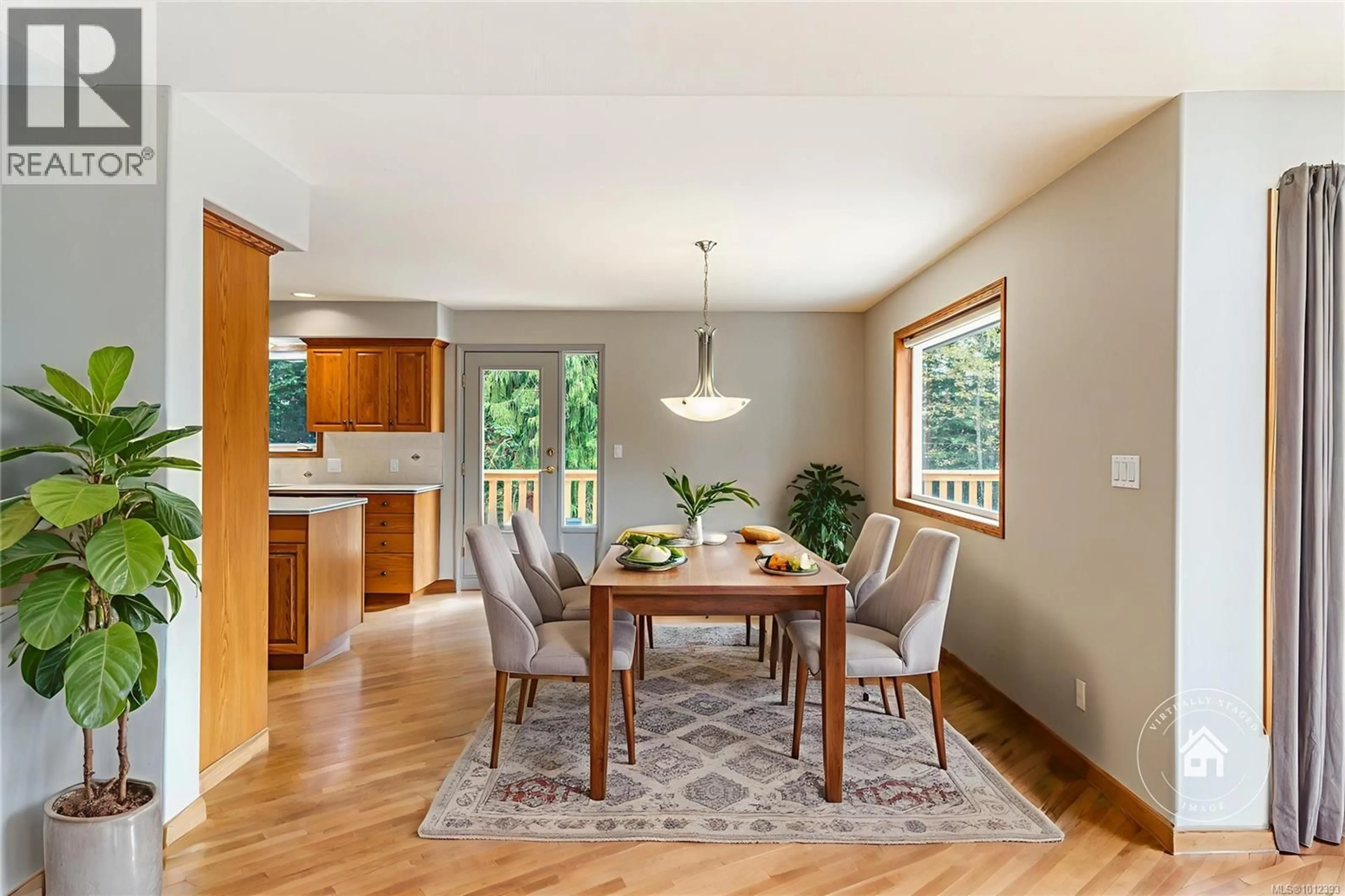 Dining room, wood/laminate floor for 1010 MIDDLEGATE ROAD, Errington British Columbia V0R1V0