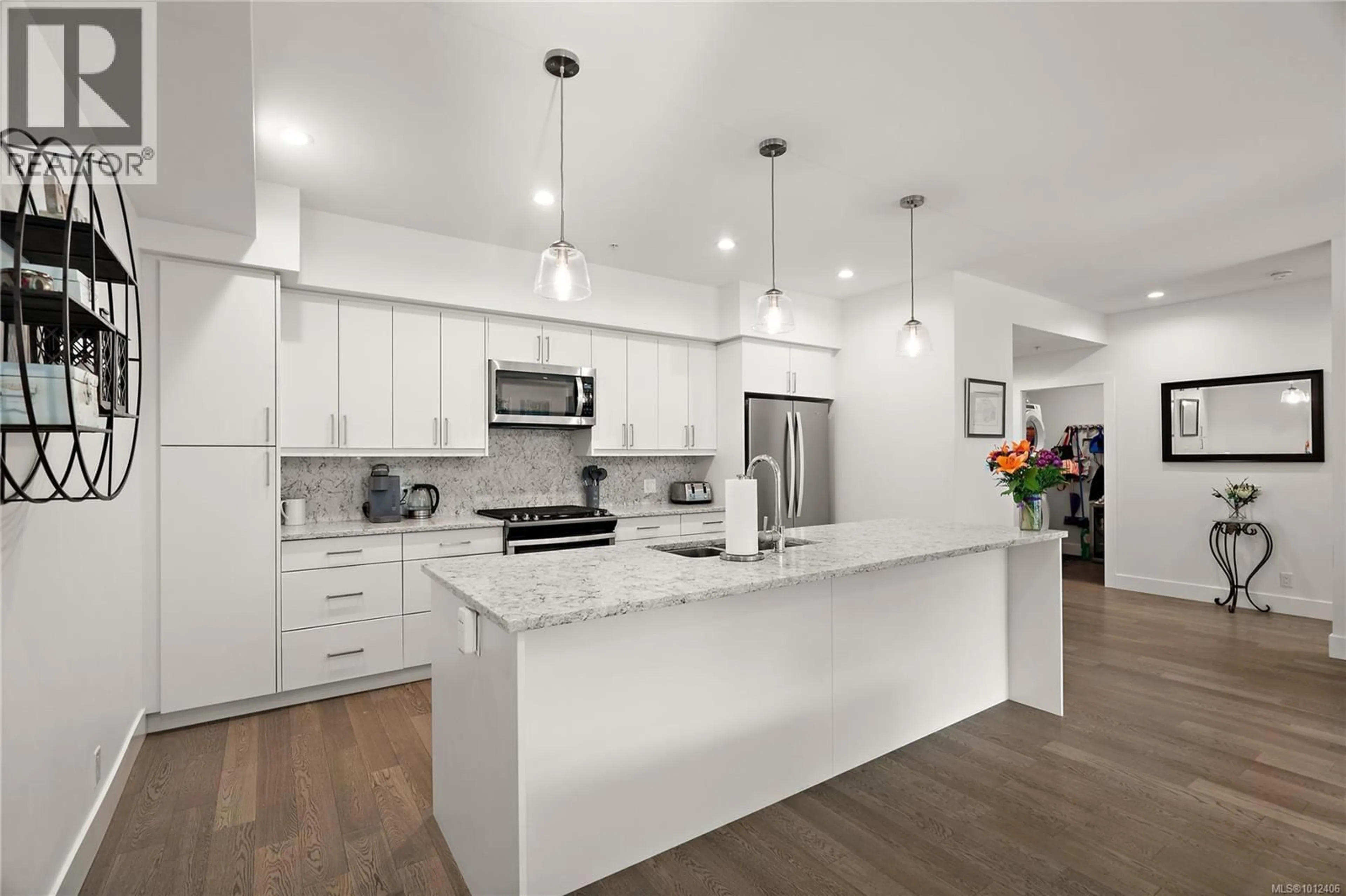 Open concept kitchen, unknown for 202 - 10670 MCDONALD PARK ROAD, North Saanich British Columbia V8L5S7