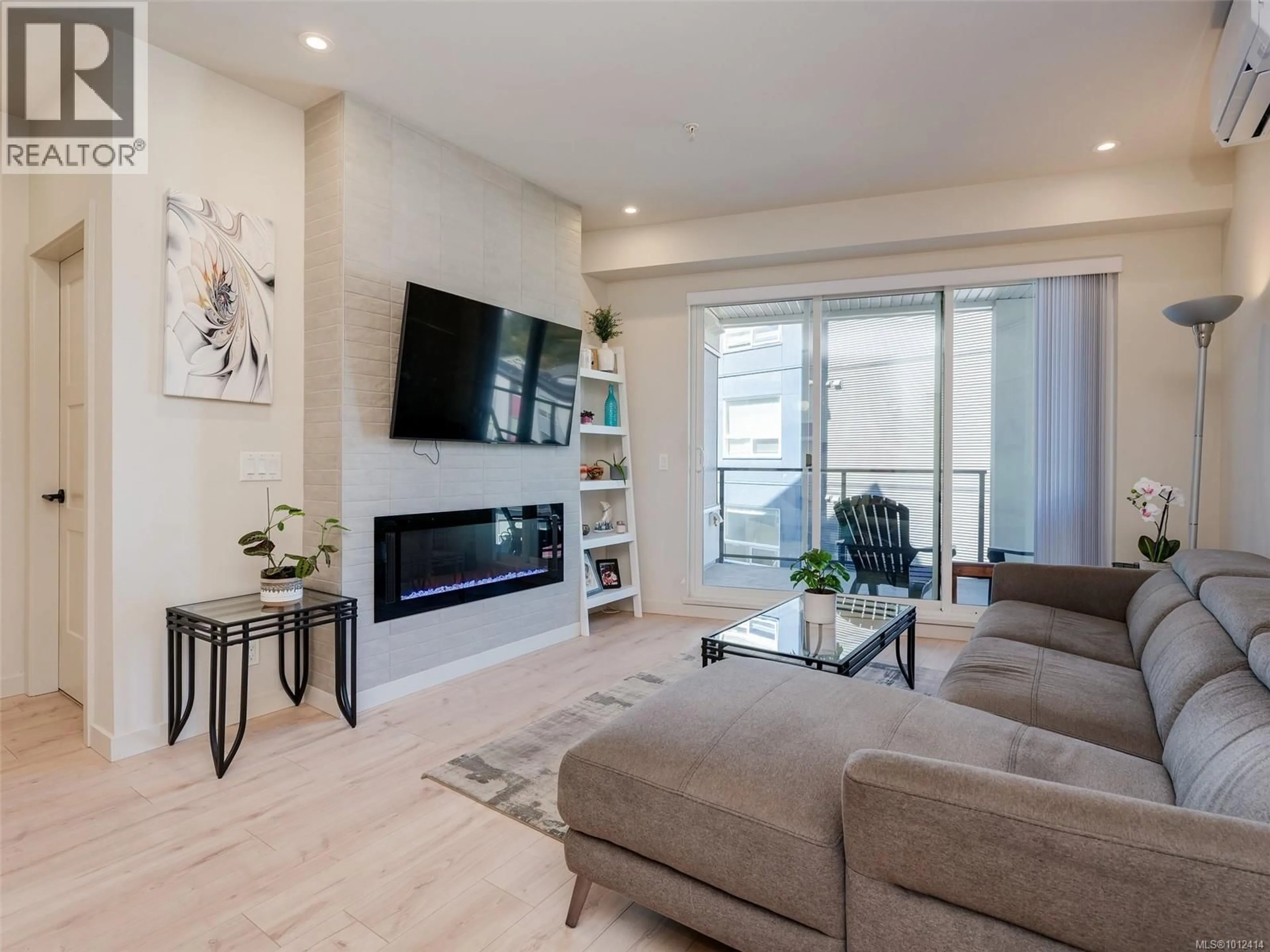 Living room with furniture, unknown for 406 - 958 PHAROAH MEWS, Langford British Columbia V9B7A1