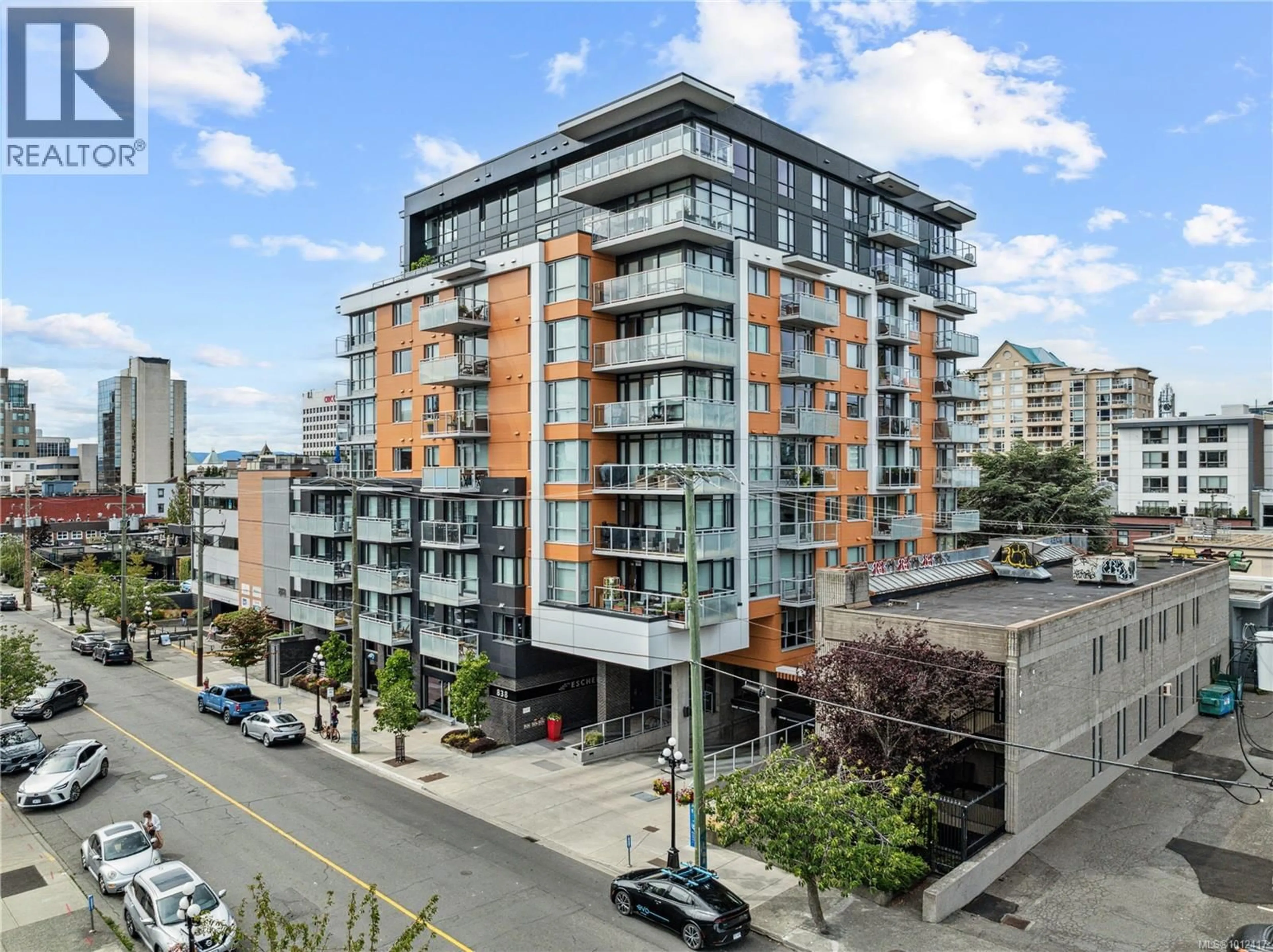 A pic from outside/outdoor area/front of a property/back of a property/a pic from drone, city buildings view from balcony for 409 - 838 BROUGHTON STREET, Victoria British Columbia V8W1E4