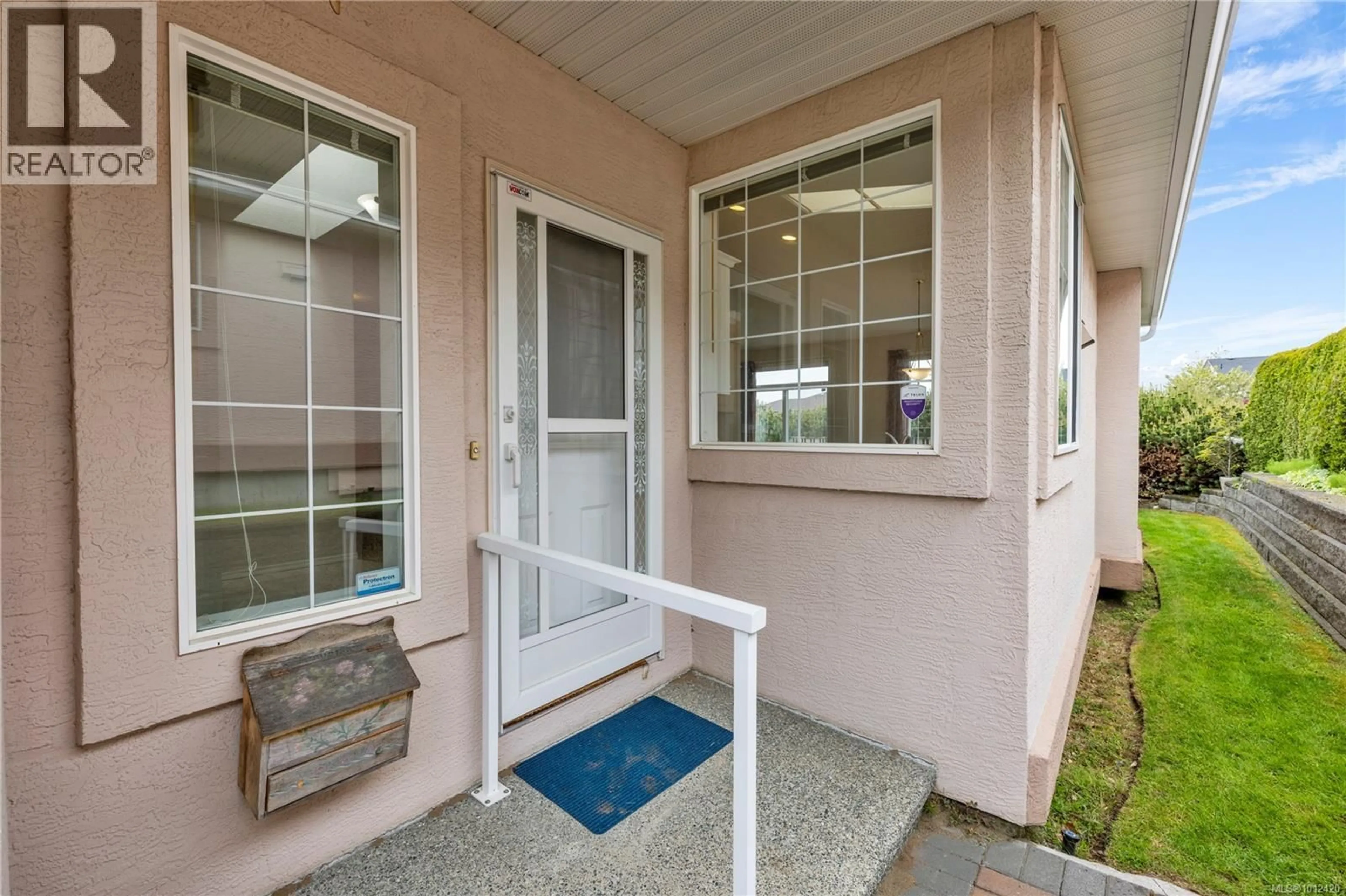 Indoor entryway for 6168 SATURNA AVENUE, Nanaimo British Columbia V9V1S8