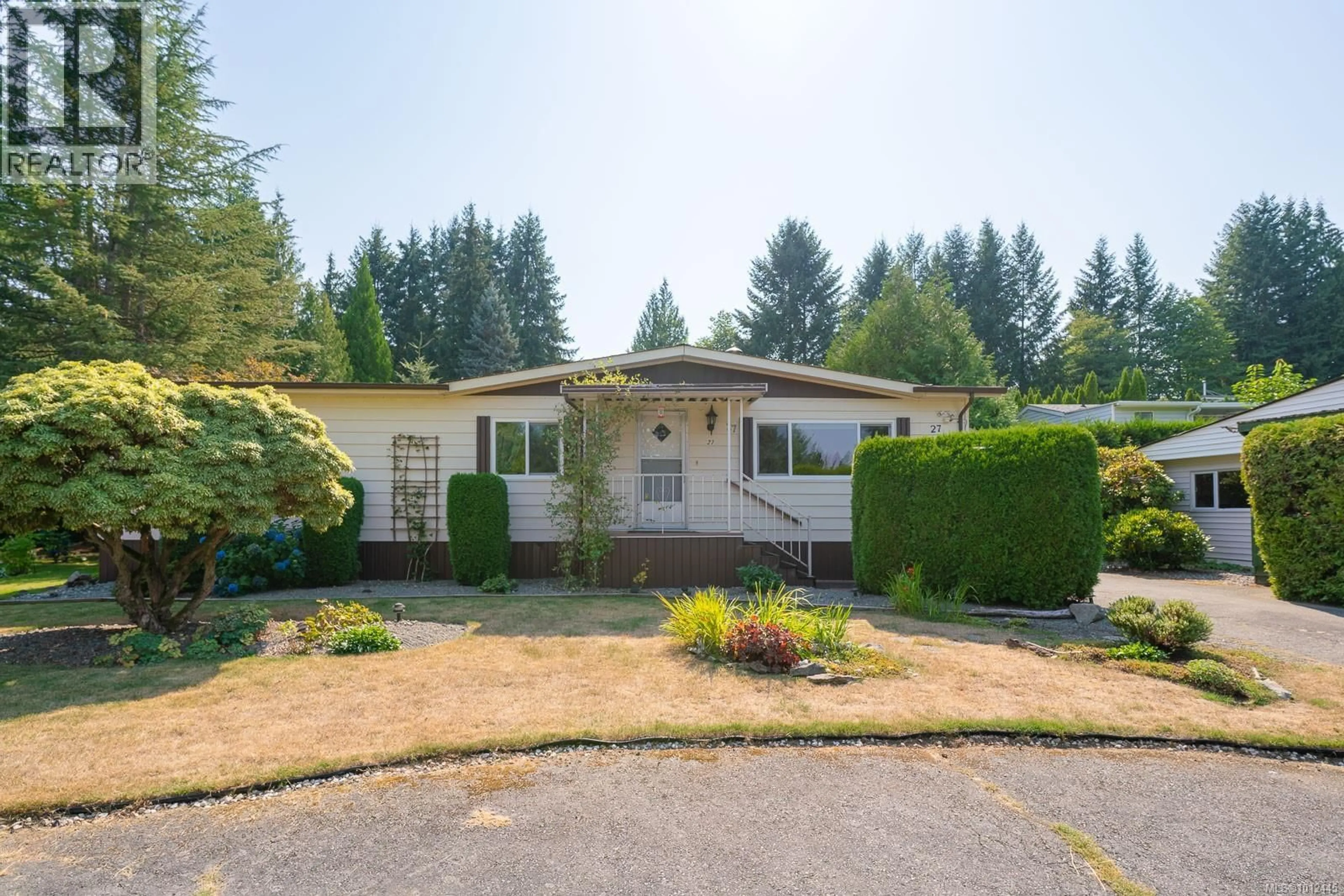 Home with vinyl exterior material, street for 27 - 5150 CHRISTIE ROAD, Ladysmith British Columbia V9G1J2