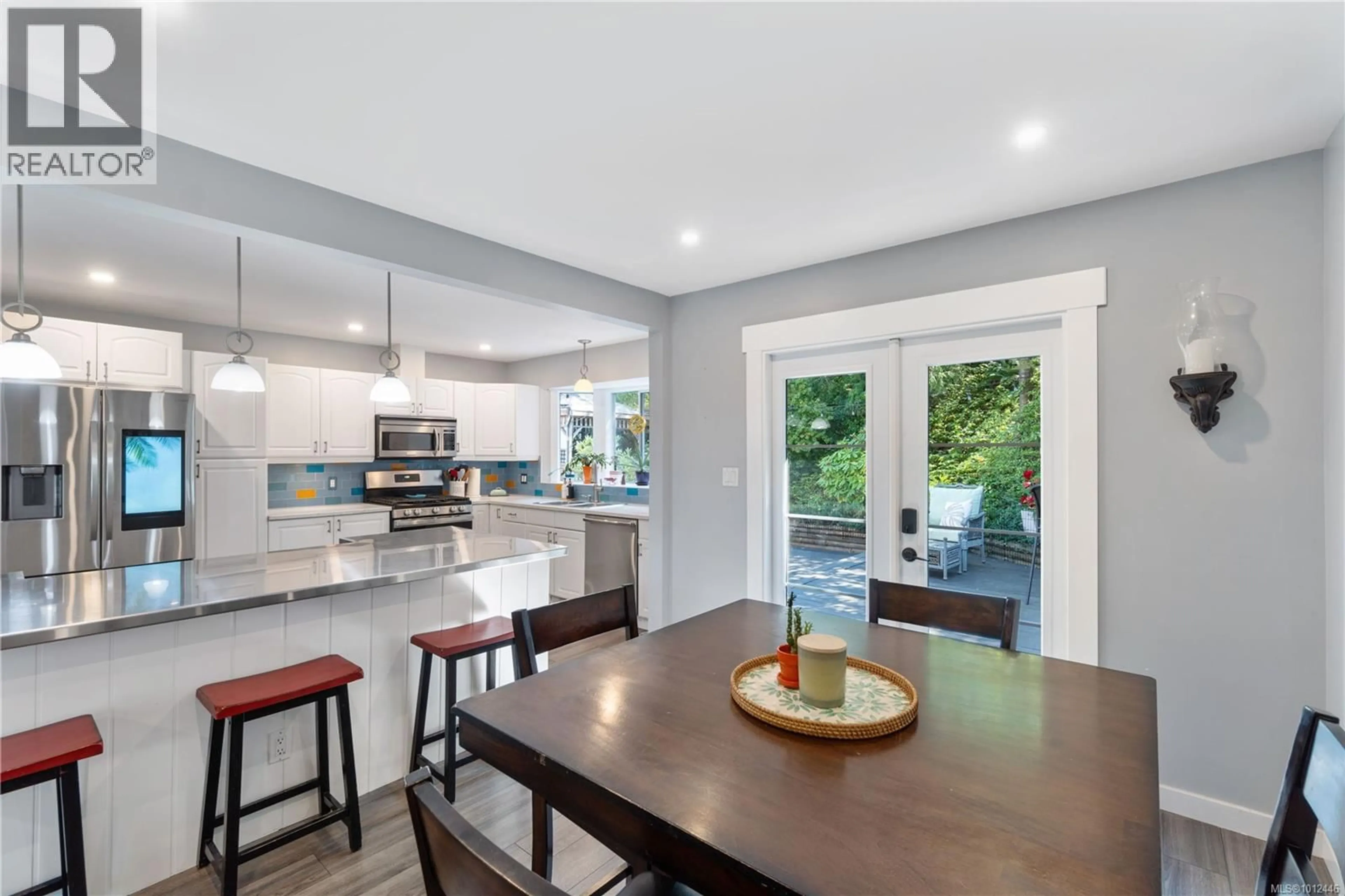 Open concept kitchen, ceramic/tile floor for 5804 TWEEDSMUIR CRESCENT, Nanaimo British Columbia V9T5Y6