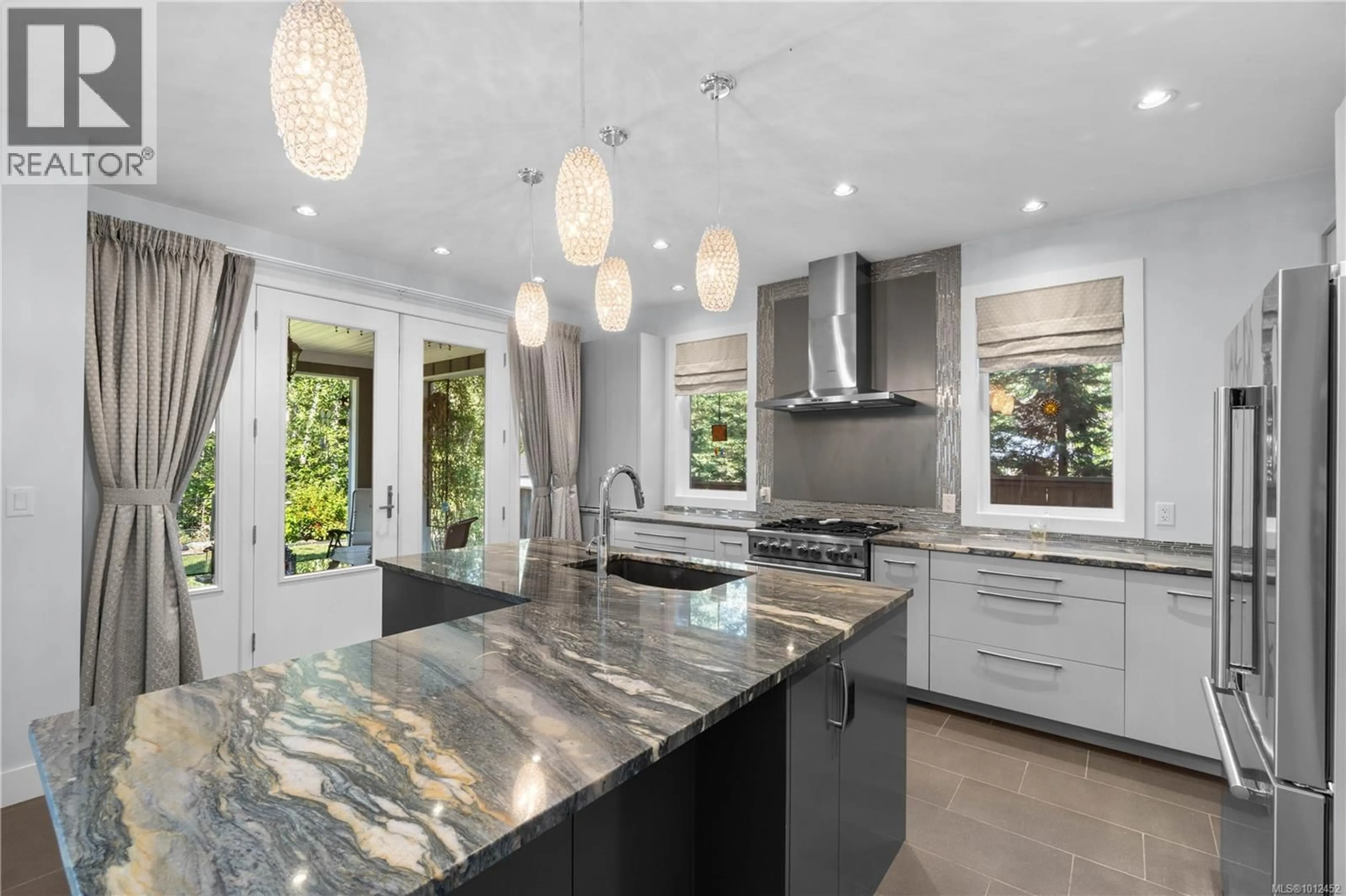 Contemporary kitchen, ceramic/tile floor for 5610 LINLEY VALLEY DRIVE, Nanaimo British Columbia V9T0K1
