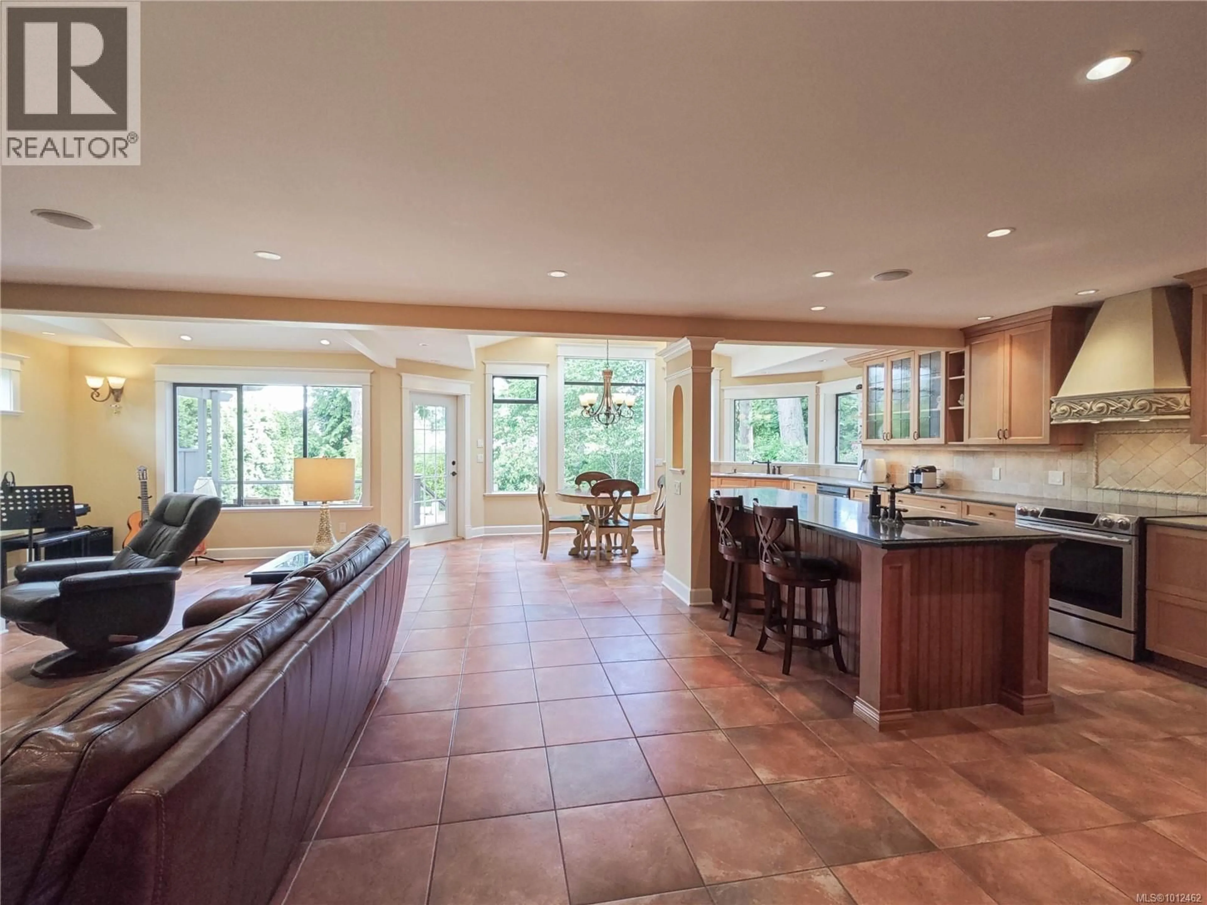 Open concept kitchen, ceramic/tile floor for 4971 HIGHGATE ROAD, Saanich British Columbia V8Y1V9