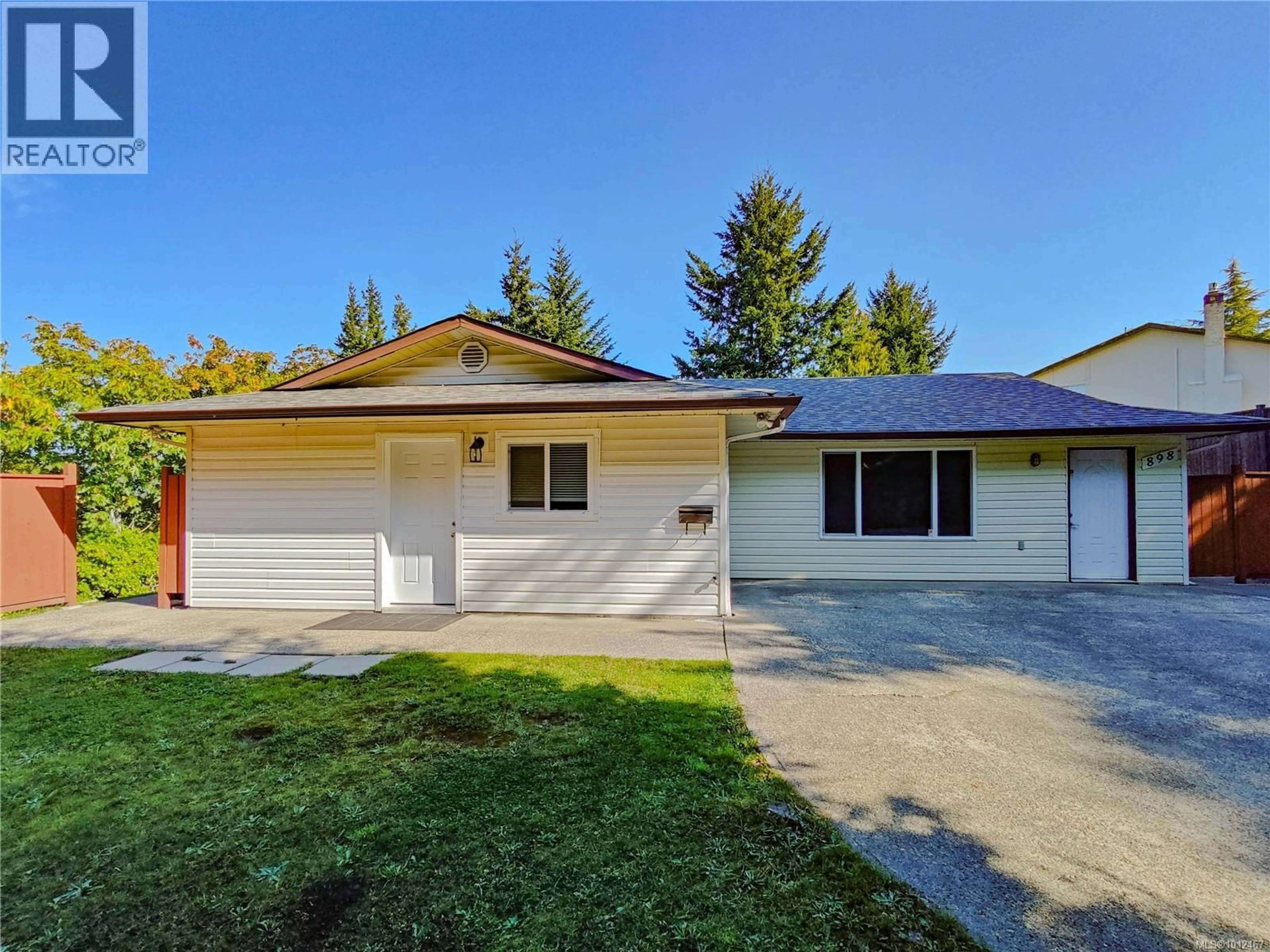 Home with vinyl exterior material, street for 898 CECIL BLOGG DRIVE, Colwood British Columbia V9C3M6