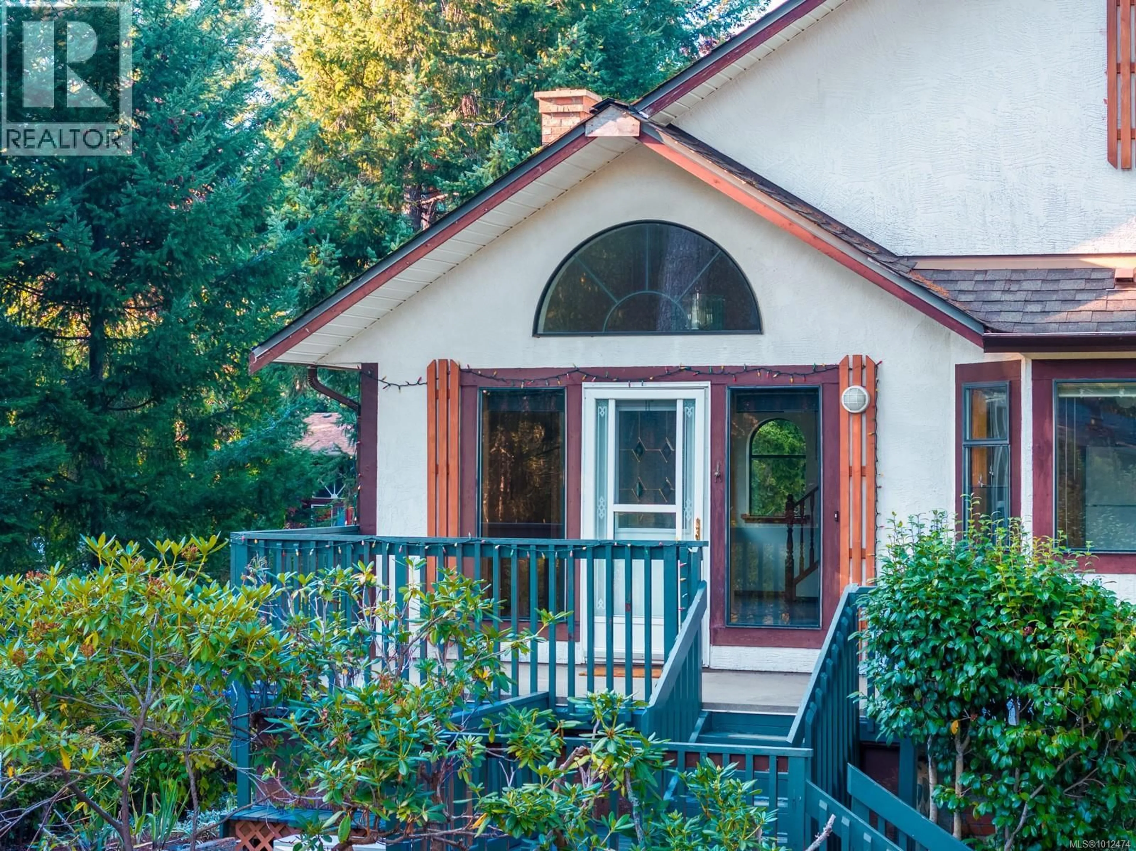 Home with vinyl exterior material, unknown for 1771 FERN ROAD, Courtenay British Columbia V9J1W7