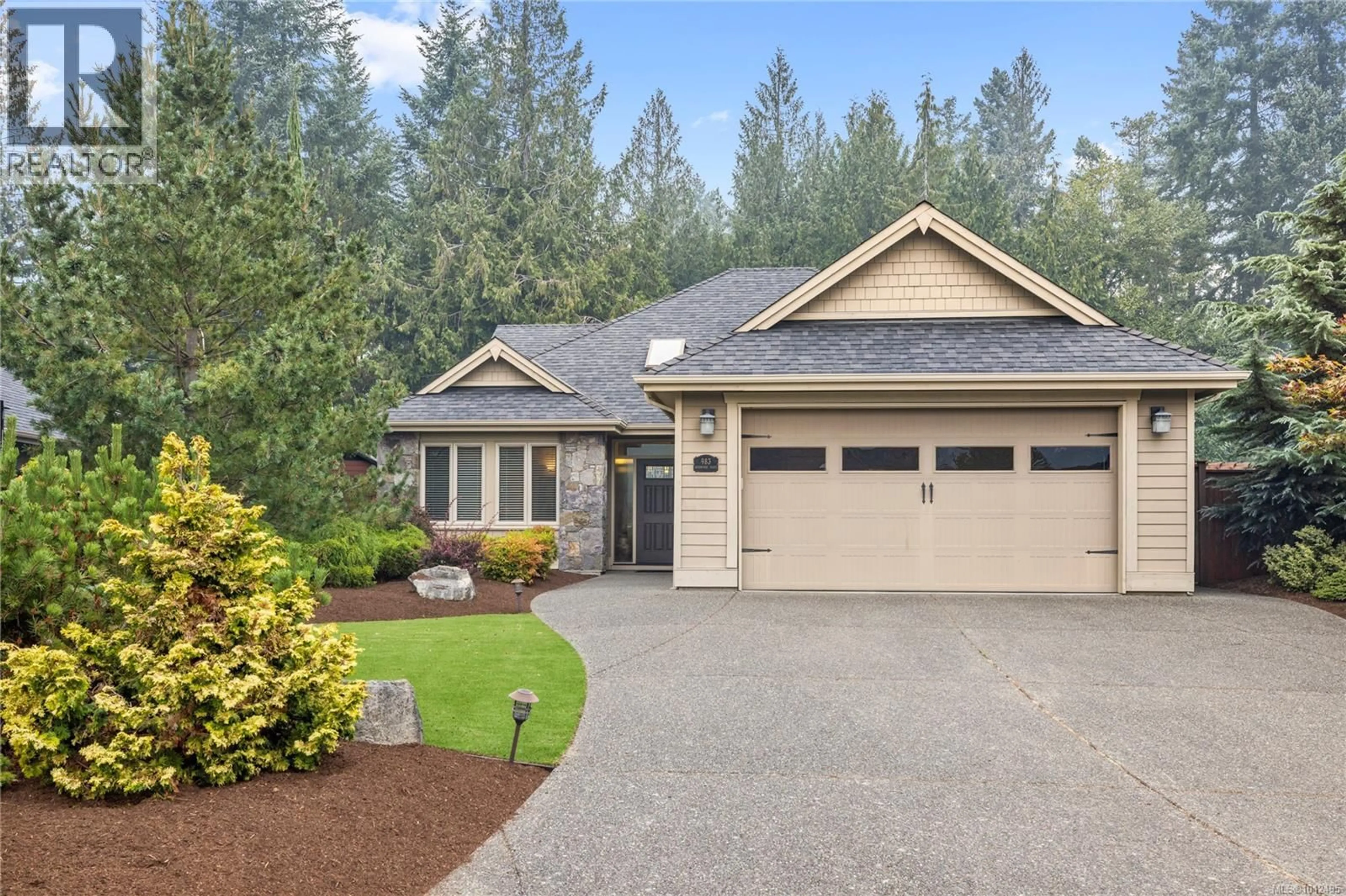 Home with vinyl exterior material, street for 983 WINDRIDGE PLACE, French Creek British Columbia V9P1T1